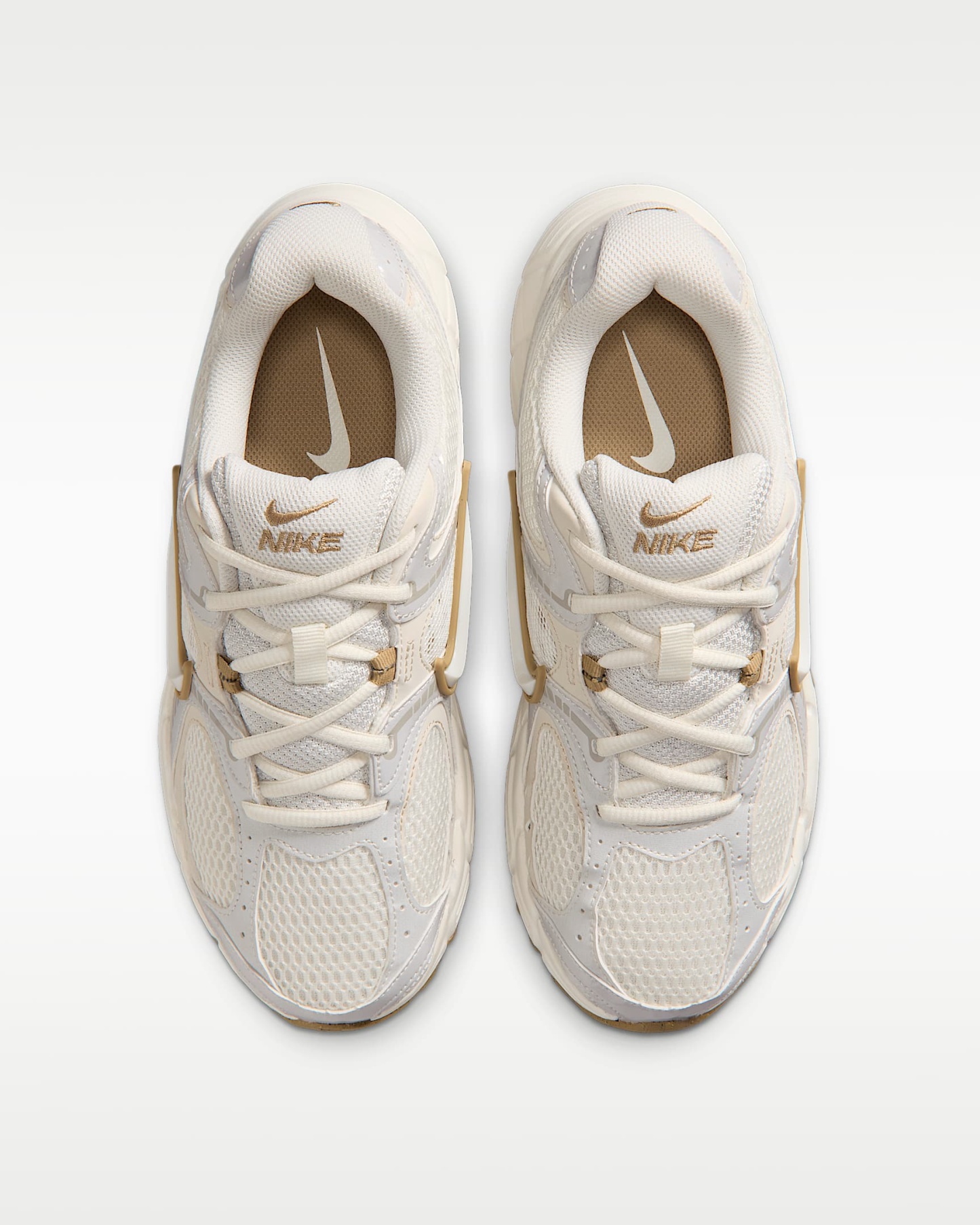 Nike V5 RNR Yansıtıcı Tasarım Vurgulu Kadın Ayakkabısı - Sail/Parachute Beige/Light Orewood Brown/Sail