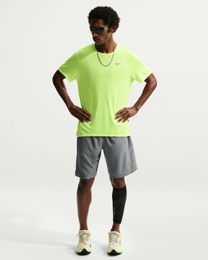 Nike Miler Dri-FIT 23 cm Astarsız Erkek Koşu Şortu - Smoke Grey/Smoke Grey