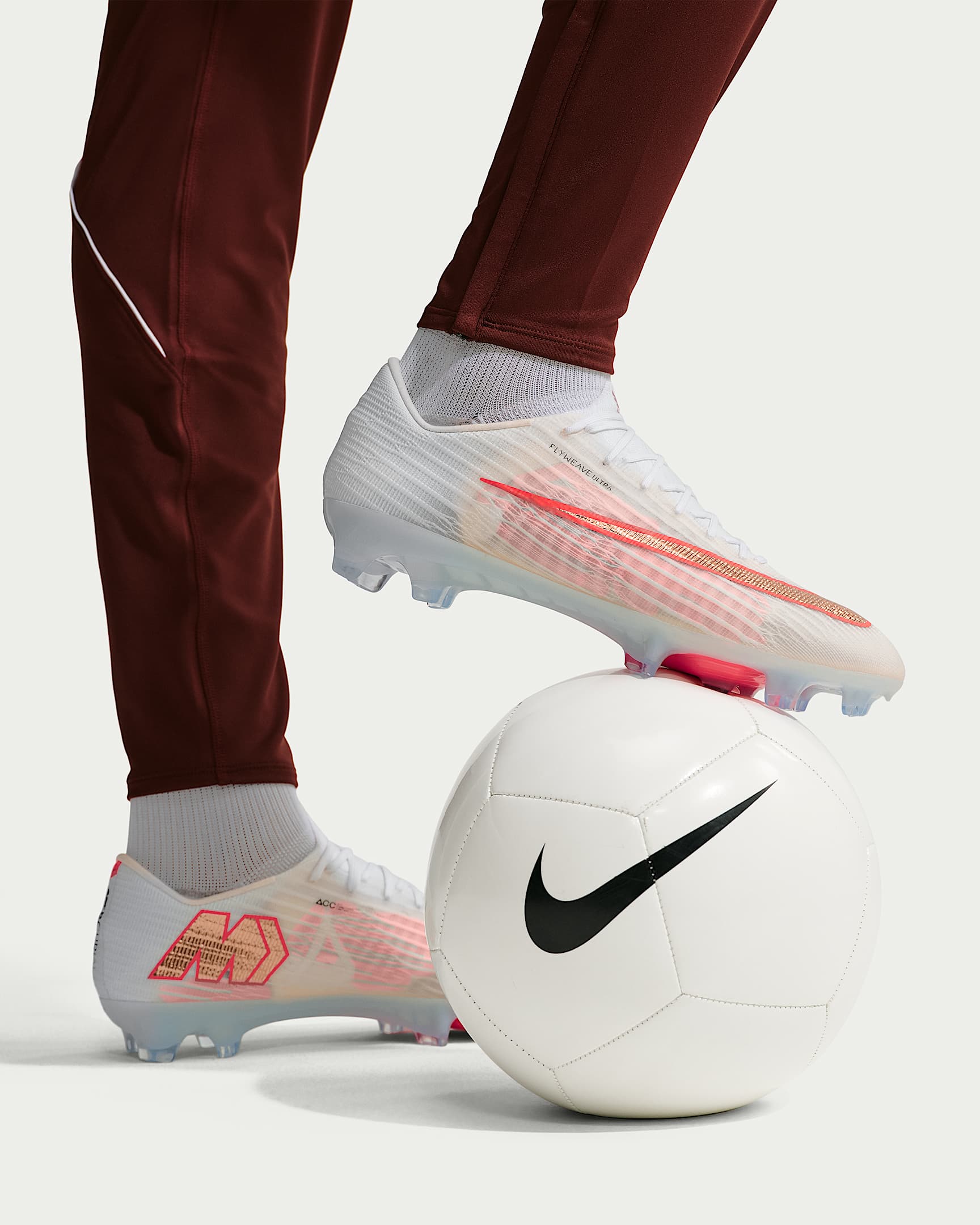 Nike Mercurial Superfly 11 Elite Düşük Bilekli Kuru Çim Zemin Kramponu - Beyaz/Bright Crimson/Blur