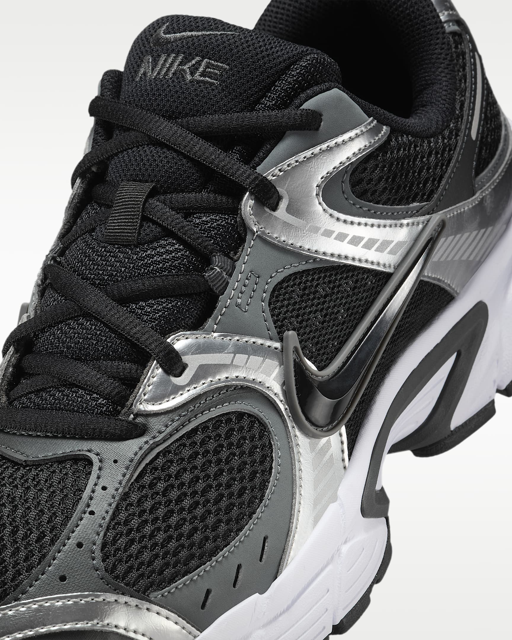 Nike V5 RNR Erkek Ayakkabısı - Siyah/Anthracite/Smoke Grey/Siyah