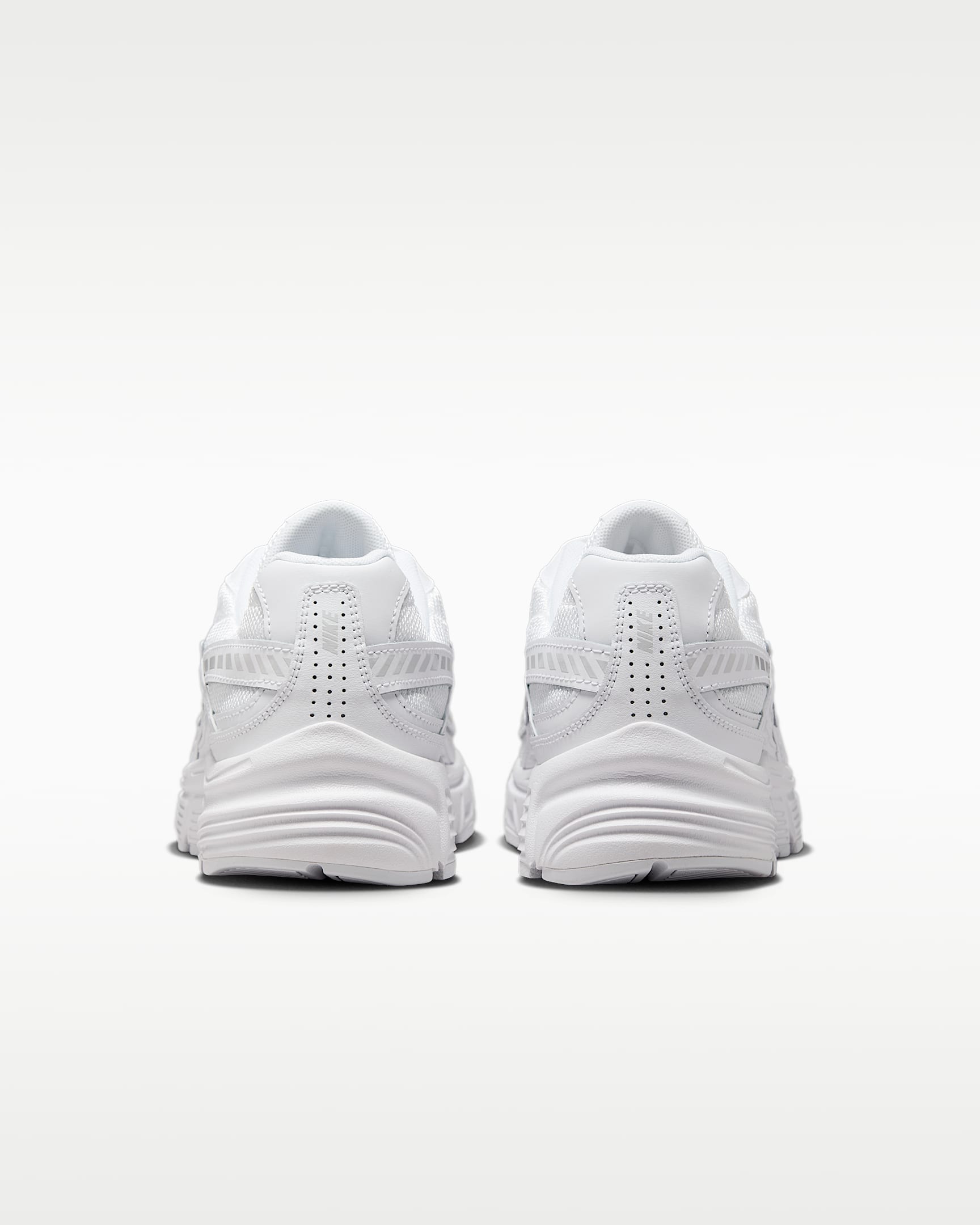 Nike Initiator Kadın Ayakkabısı - Beyaz/Photon Dust/Metallic Silver