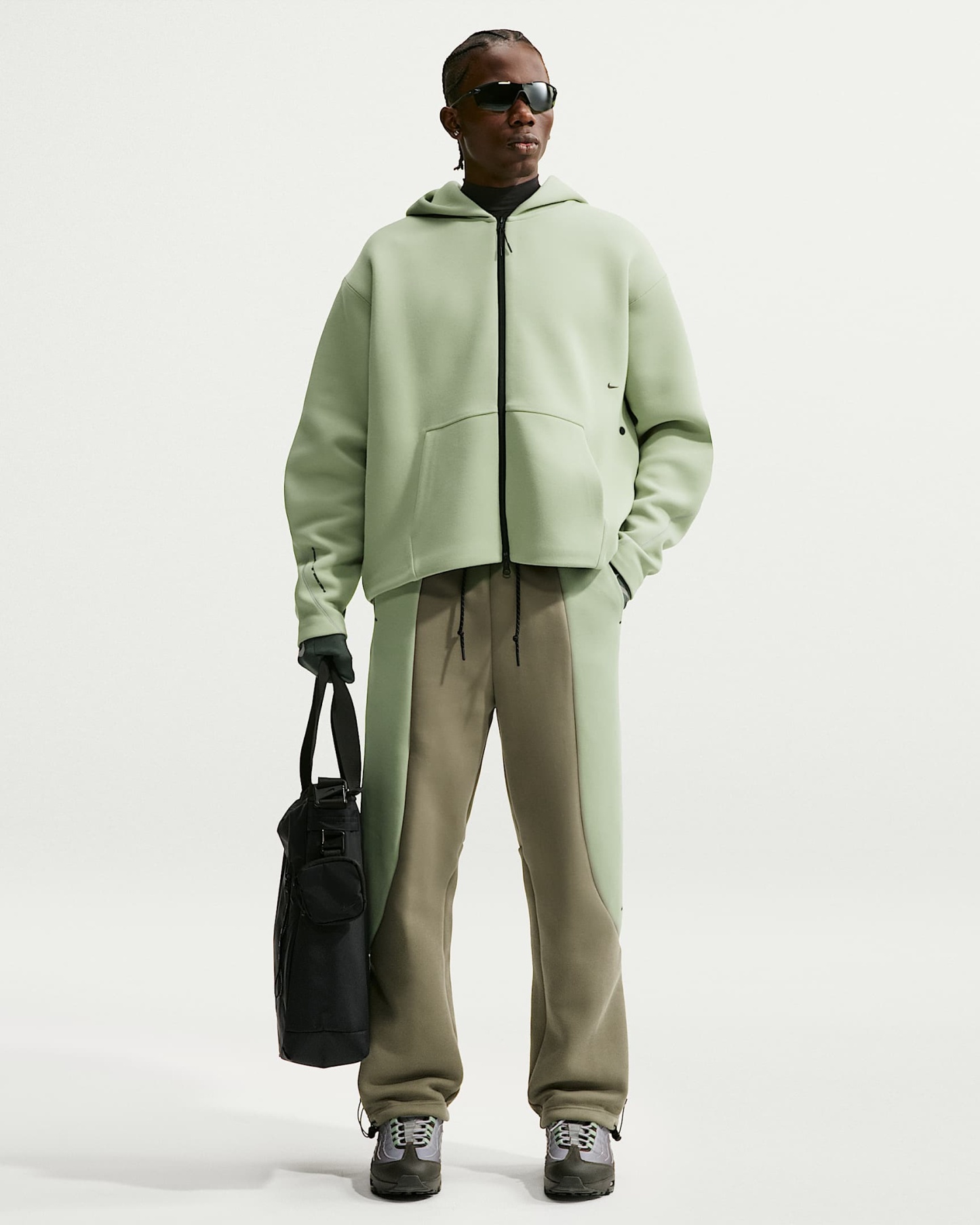 Nike Tech Renk Bloklu Açık Paçalı Fleece Erkek Eşofman Altı - Silver Sage/Jade Horizon/Siyah