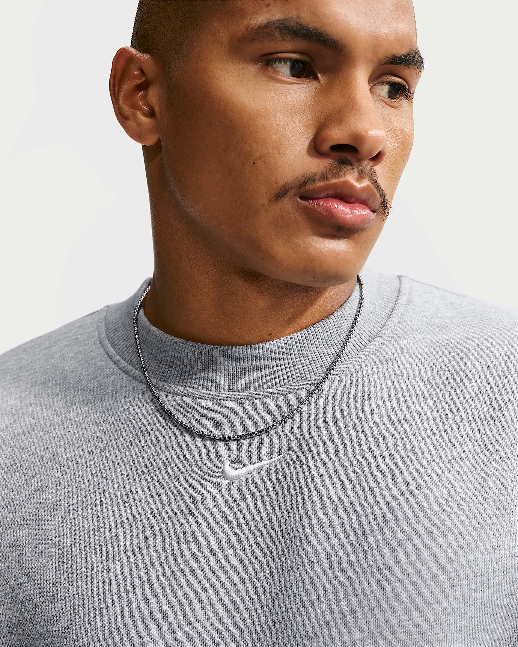 Nike Solo Fleece Crew Yakalı Erkek Sweatshirt'ü - Dark Grey Heather/Sail