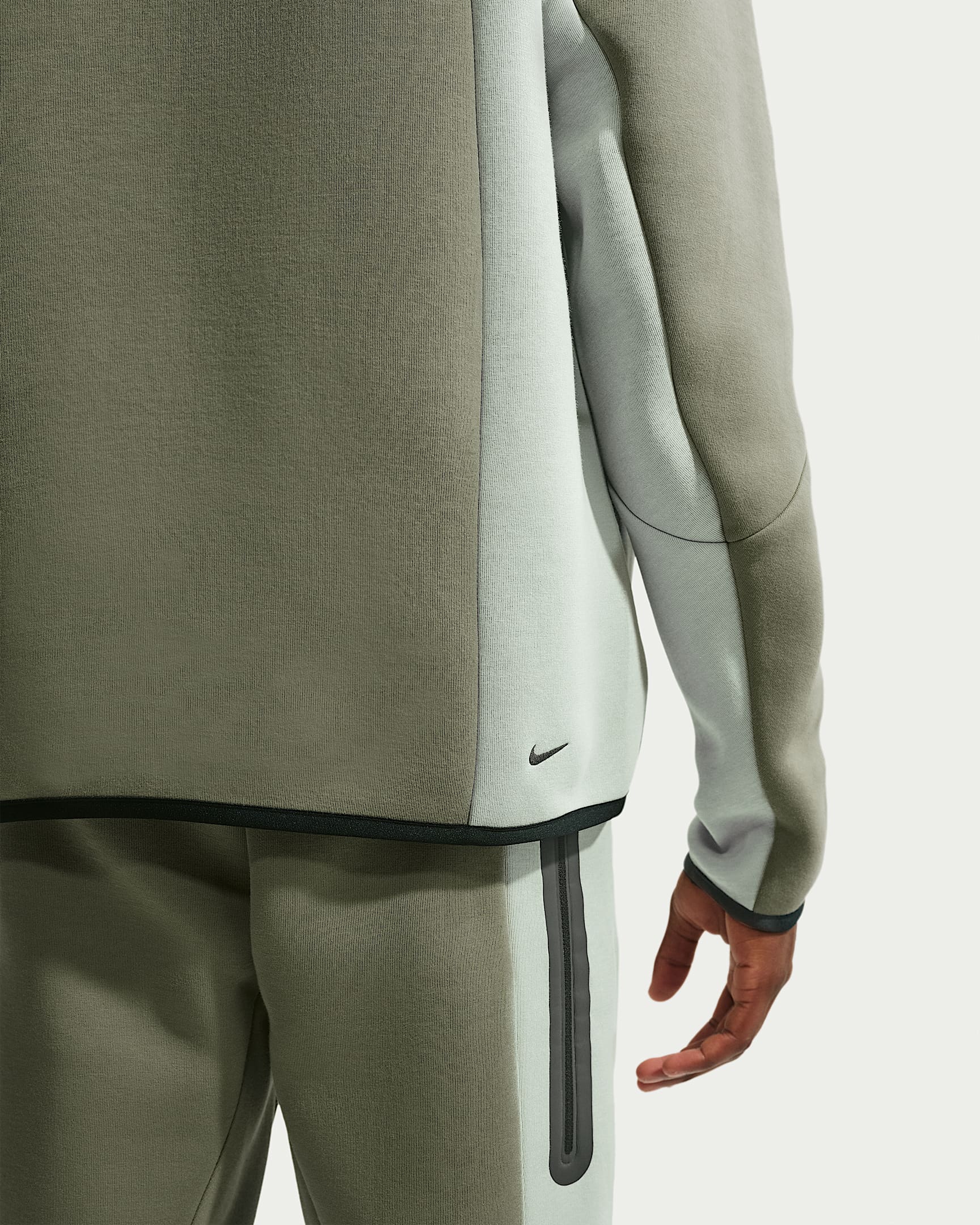Nike Tech Renk Bloklu Tam Boy Fermuarlı Fleece Windrunner Erkek Ceketi - Silver Sage/Jade Horizon/Siyah