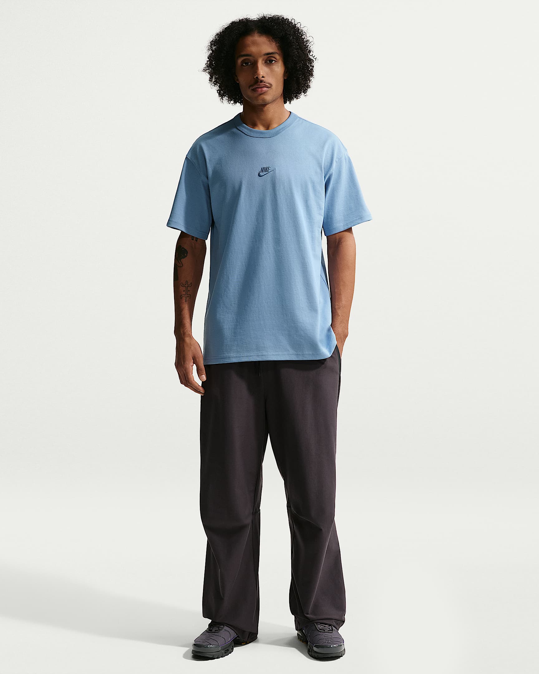 Nike Sportswear Premium Essentials Erkek Tişörtü - Work Blue