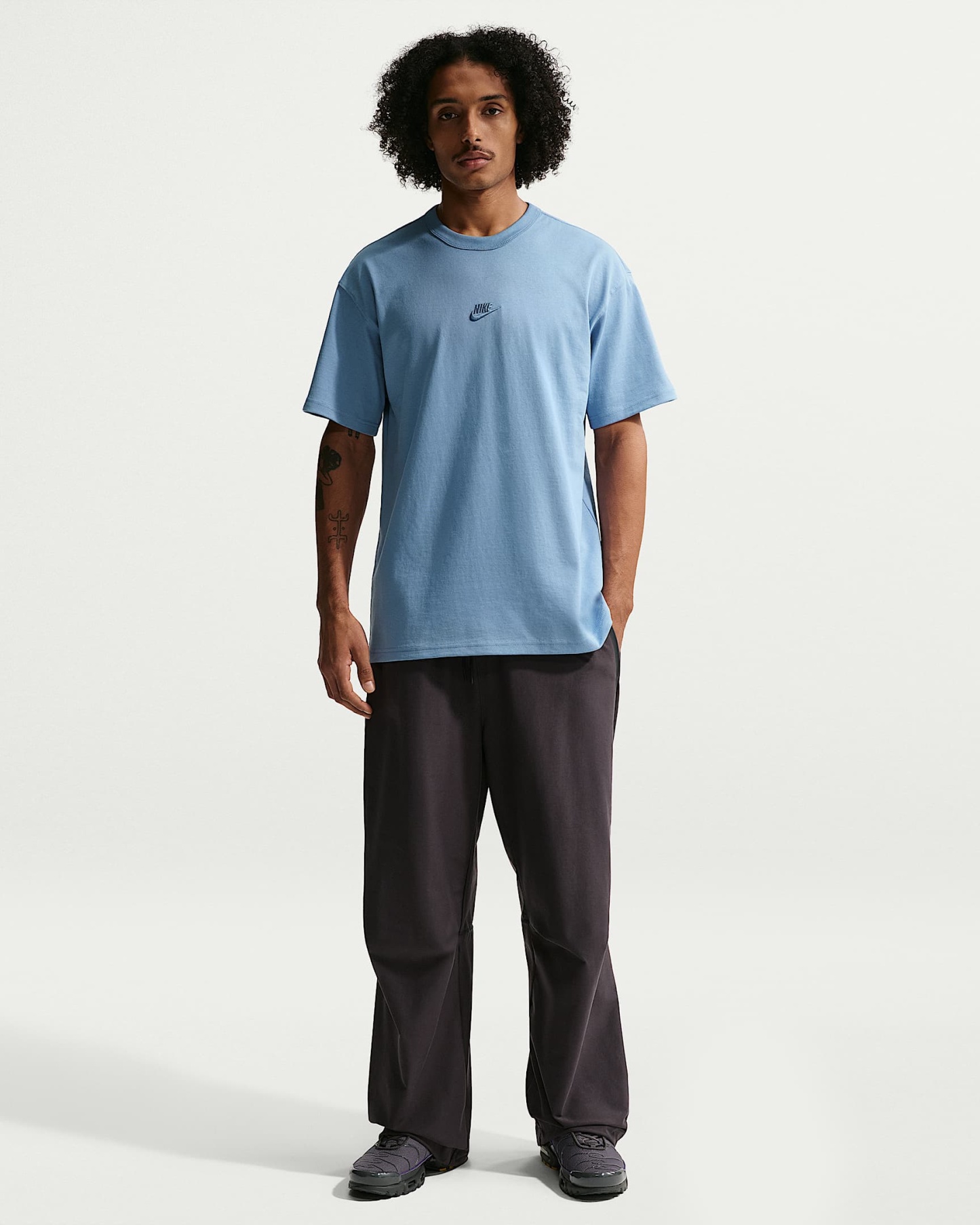 Nike Sportswear Premium Essentials Erkek Tişörtü - Work Blue