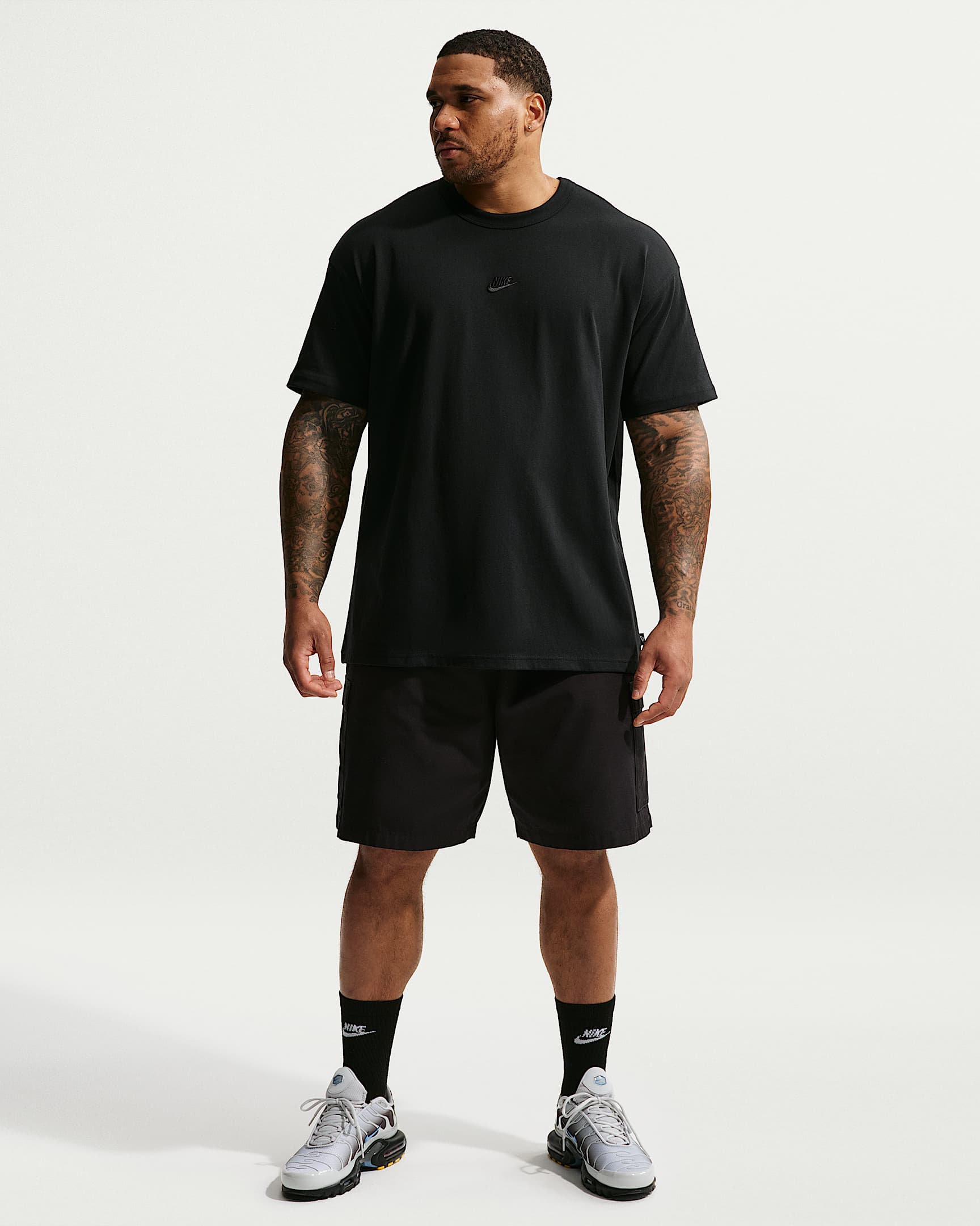 Nike Sportswear Premium Essentials Erkek Tişörtü - Siyah