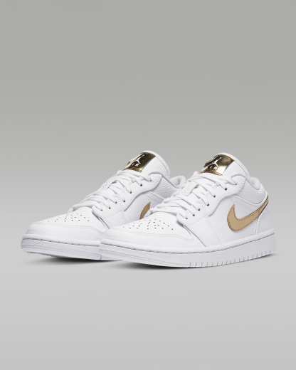 Air Jordan 1 Low SE Kadın Ayakkabısı - Beyaz/Beyaz/Metallic Gold
