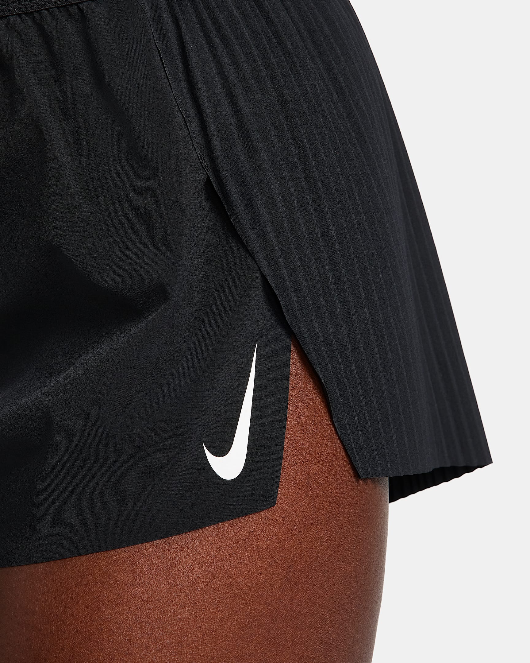 Nike AeroSwift Dri-FIT ADV Normal Belli 8 cm Slip Astarlı Kadın Koşu Şortu - Siyah/Beyaz