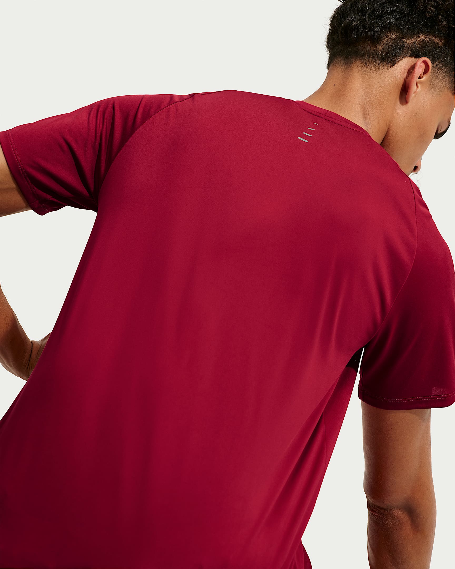 Nike Stride Dri-FIT ADV Kısa Kollu Erkek Koşu Üstü - Tough Red