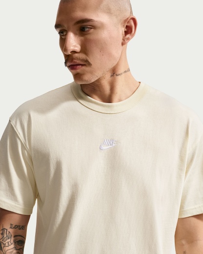 Nike Sportswear Premium Essentials Erkek Tişörtü - Coconut Milk