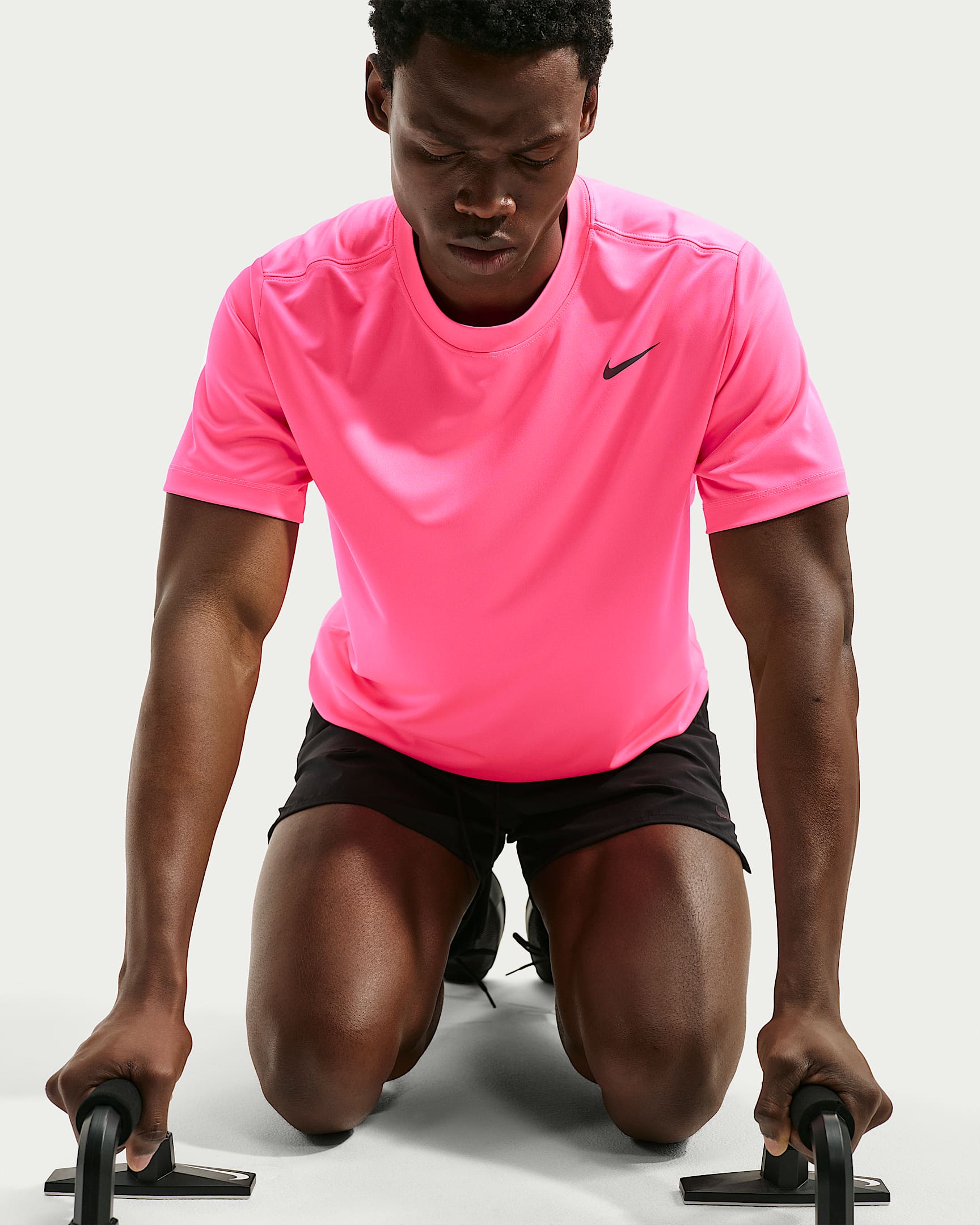 Nike Dri-FIT Erkek Antrenman Tişörtü - Hyper Pink/Siyah