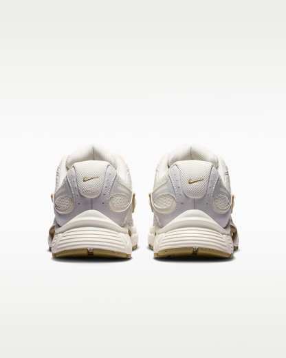 Nike V5 RNR Yansıtıcı Tasarım Vurgulu Kadın Ayakkabısı - Sail/Parachute Beige/Light Orewood Brown/Sail