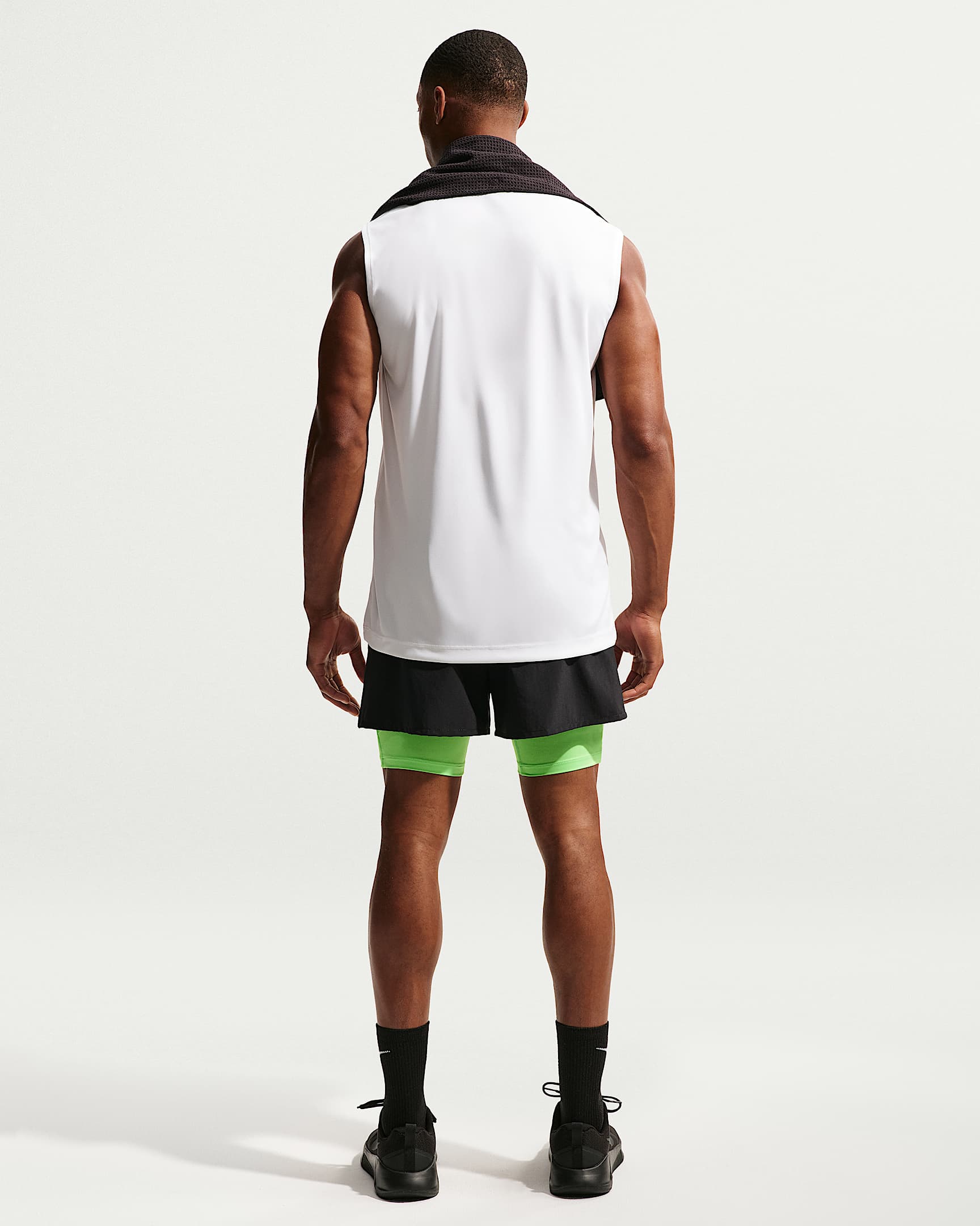 Nike Dri-FIT Kolsuz Erkek Antrenman Üstü - Beyaz/Siyah