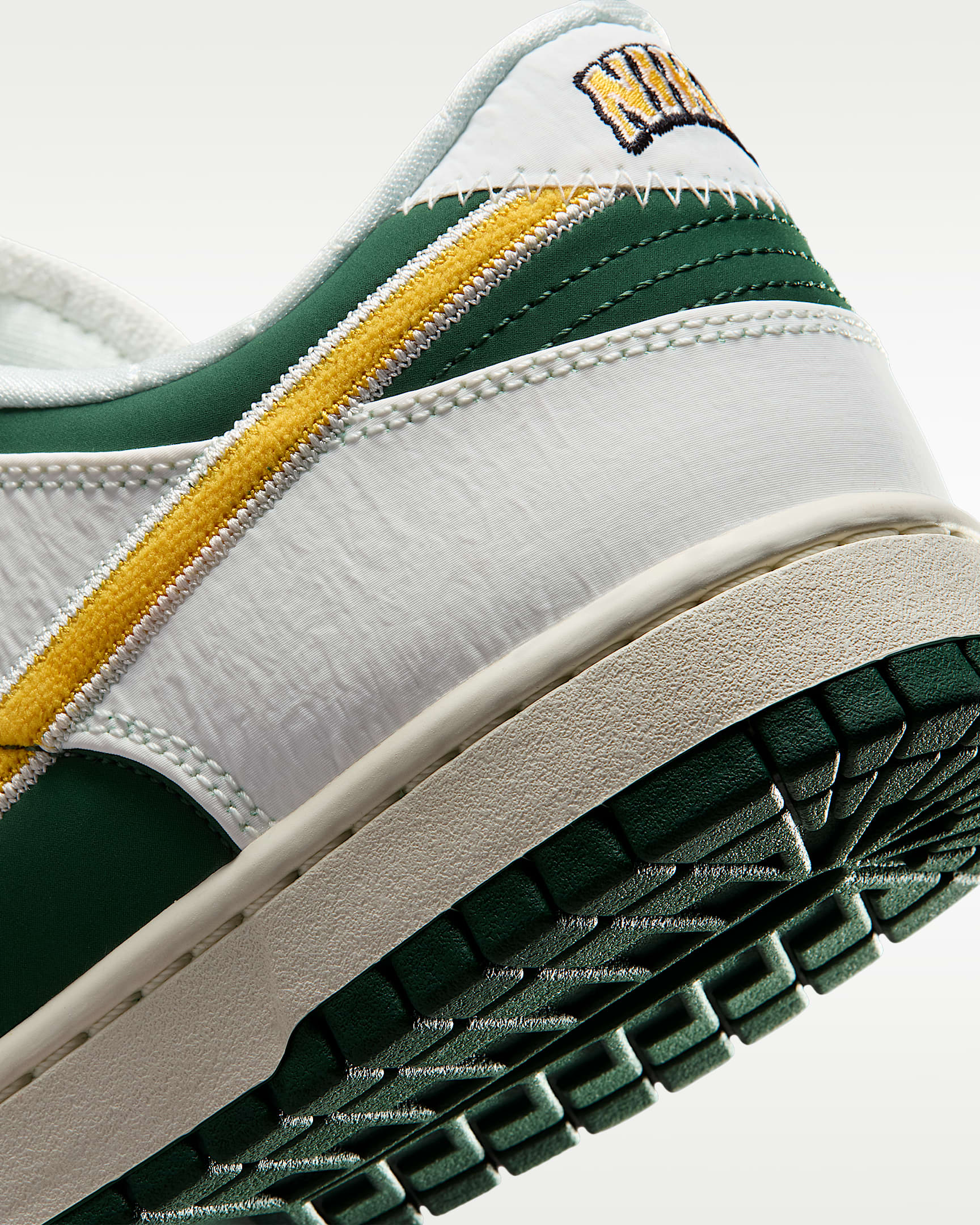 Nike Dunk Low Retro Erkek Ayakkabısı - Sail/Fir/University Red/University Gold