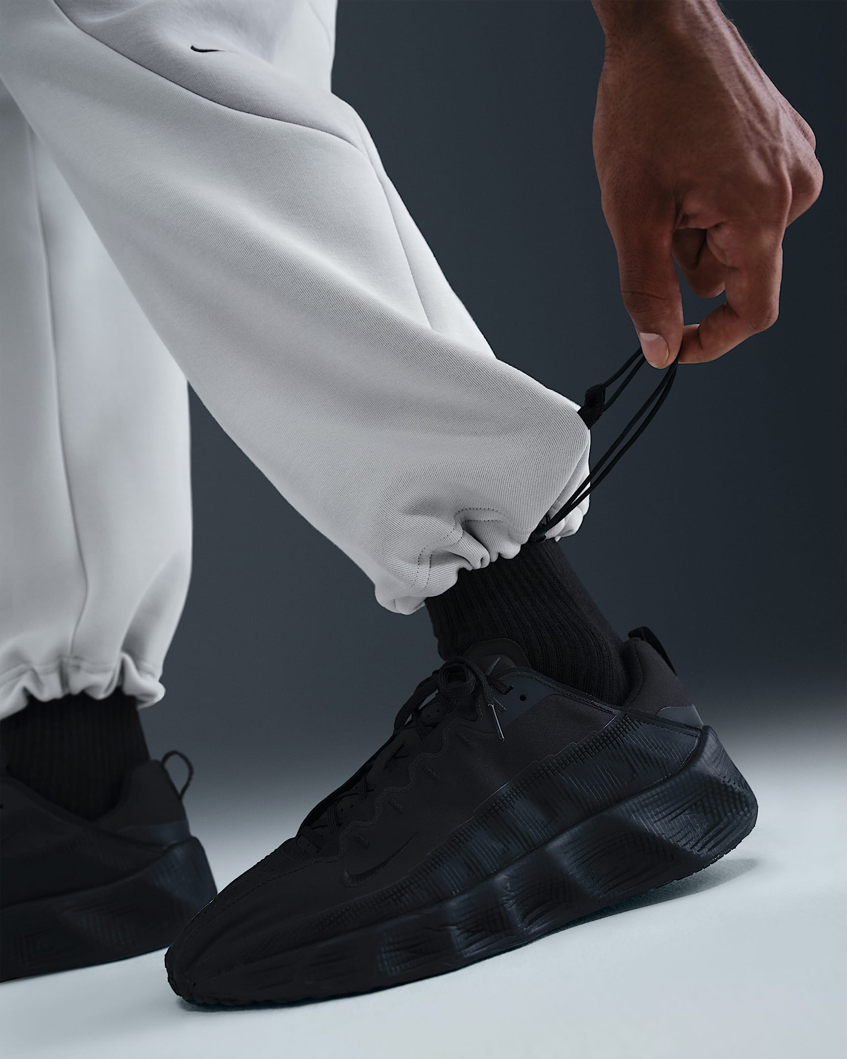 Nike Tech Renk Bloklu Açık Paçalı Fleece Erkek Eşofman Altı - Light Silver/Light Smoke Grey/Siyah