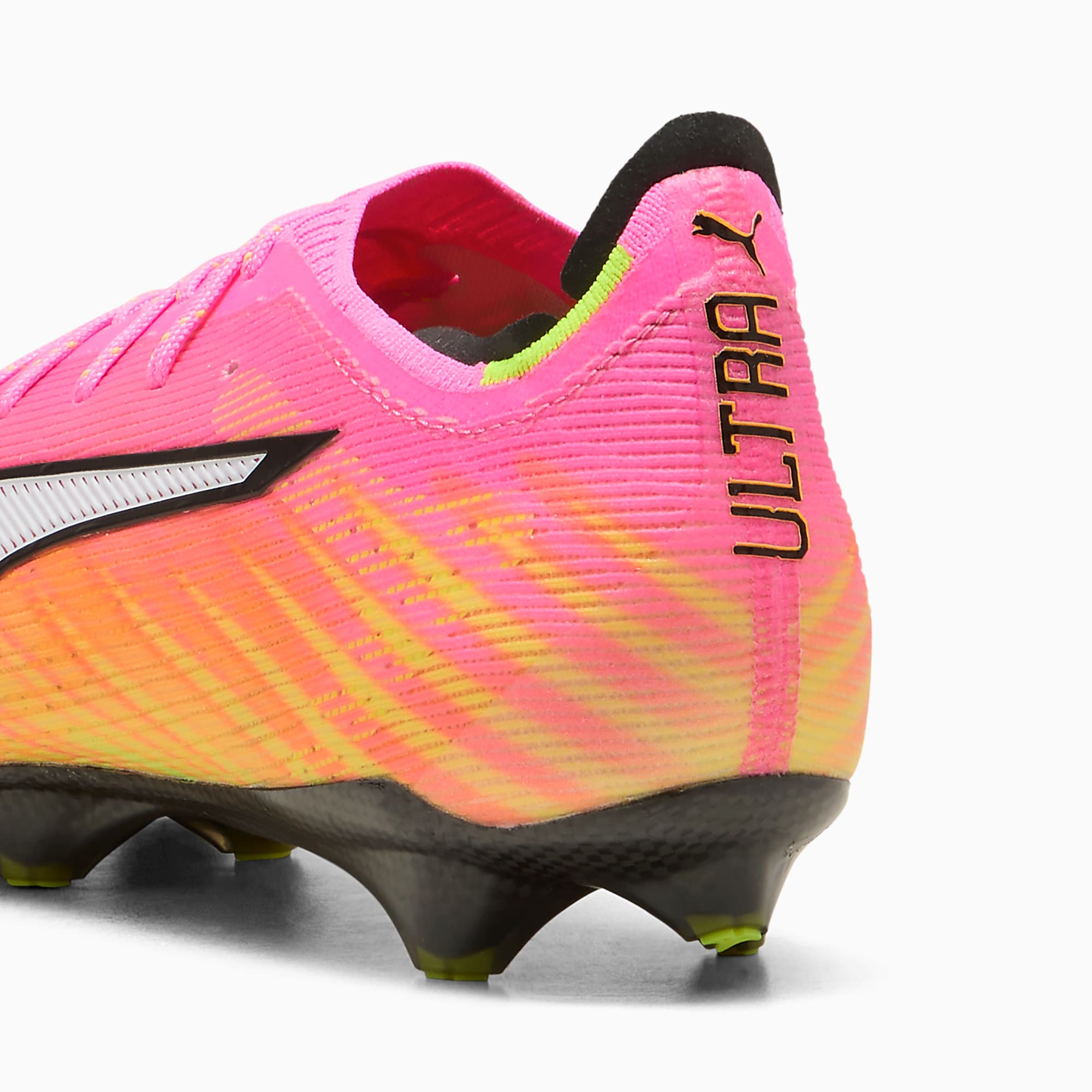 ULTRA 6 CARBON FG UNISEX Krampon - Poison Pink-PUMA White-Sun Stream-Bright Aqua-PUMA Black - 108685_05 - Görsel 3