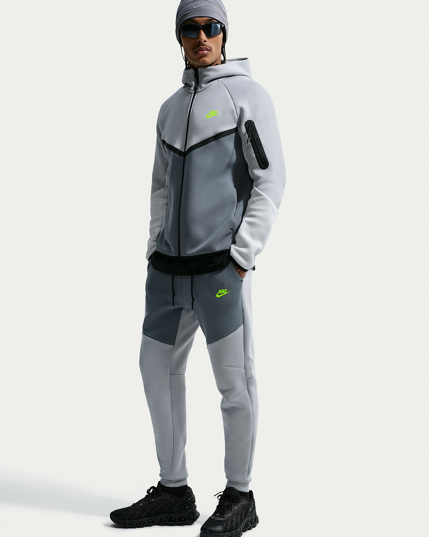 Nike Tech Fleece Erkek Jogger'ı - Light Smoke Grey/Cool Grey/Volt
