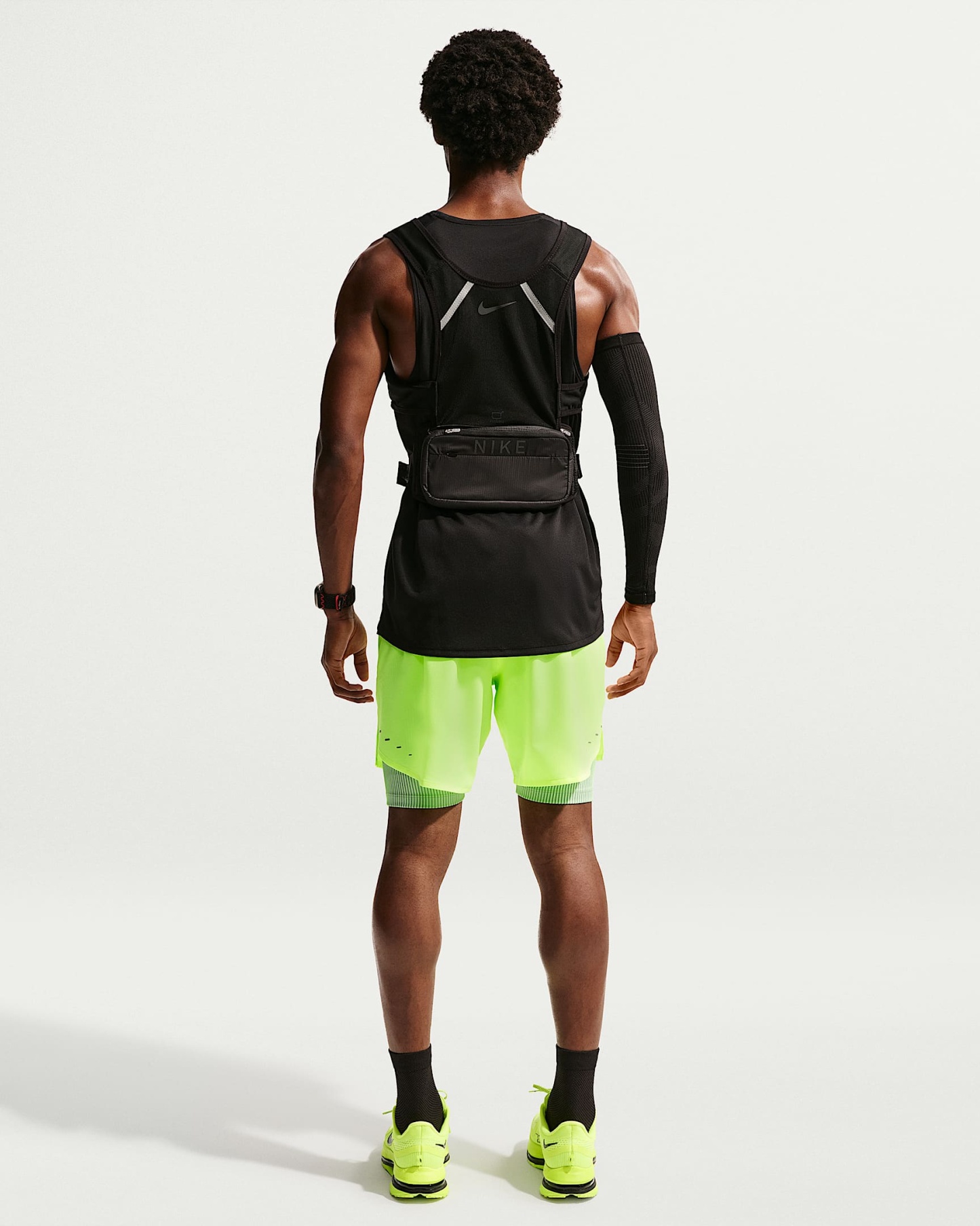 Nike Stride Dri-FIT 18 cm Slip Astarlı Erkek Koşu Şortu - Volt Ice