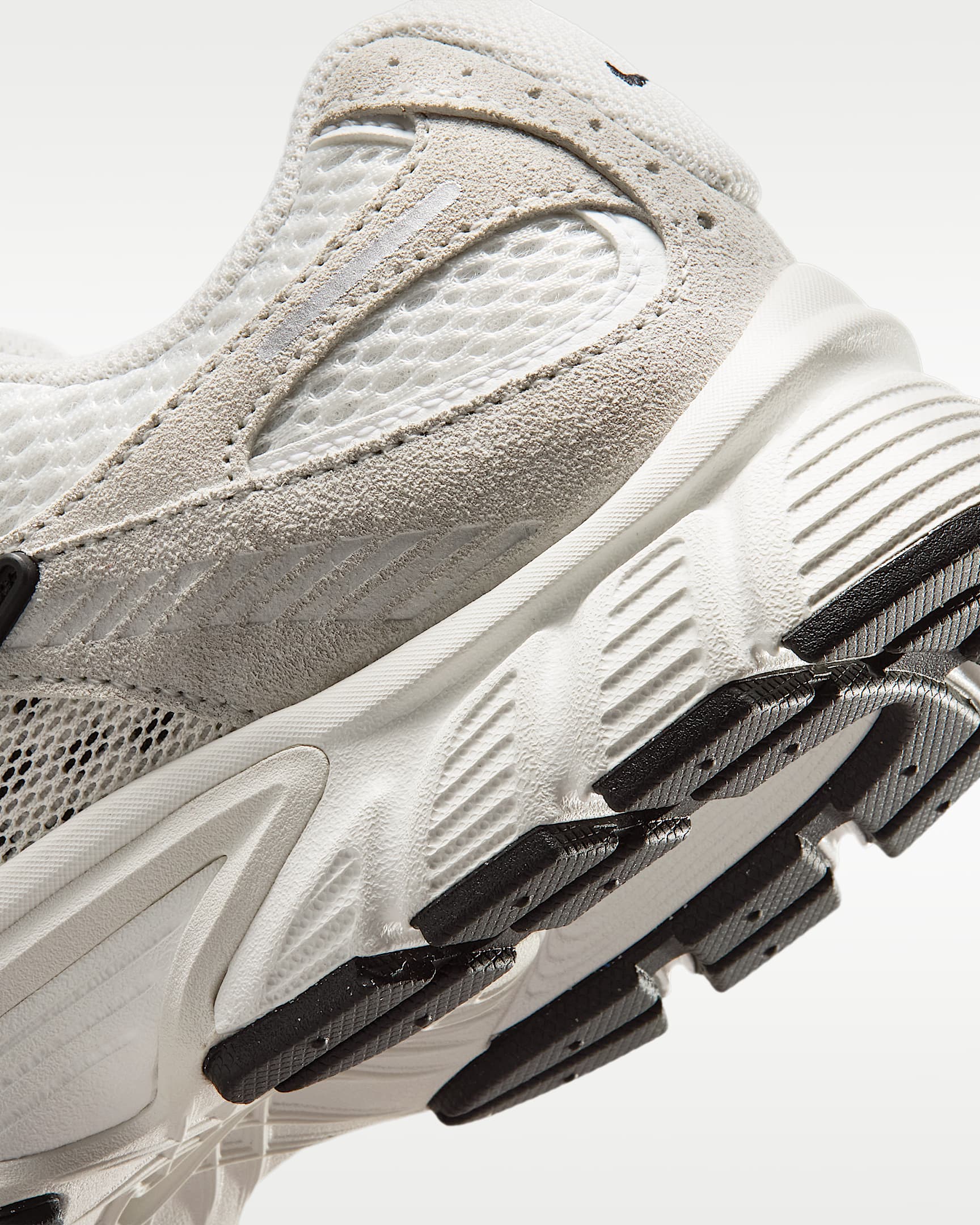 Nike V5 RNR Suede Kadın Ayakkabısı - Summit White/Photon Dust/Summit White