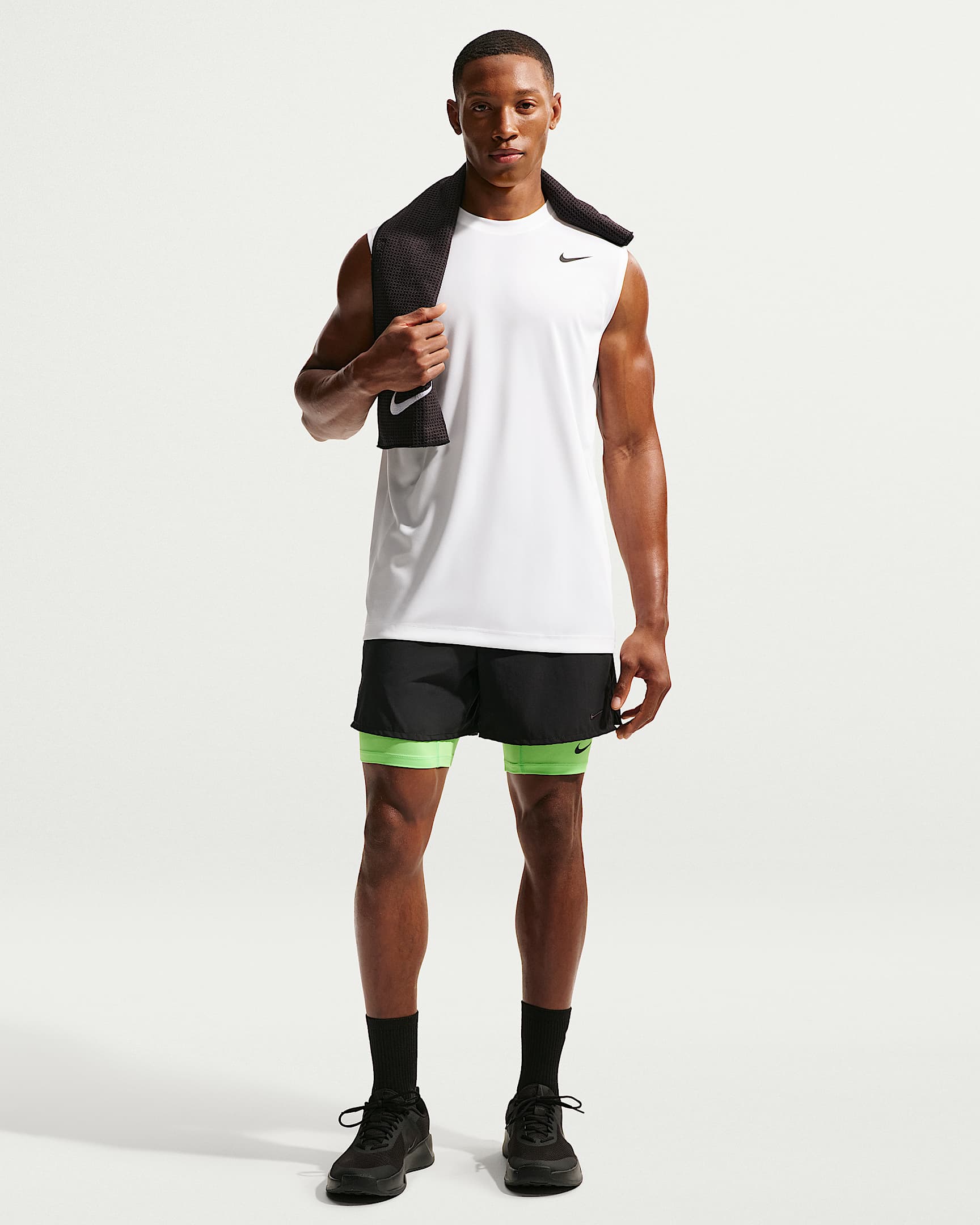 Nike Dri-FIT Kolsuz Erkek Antrenman Üstü - Beyaz/Siyah