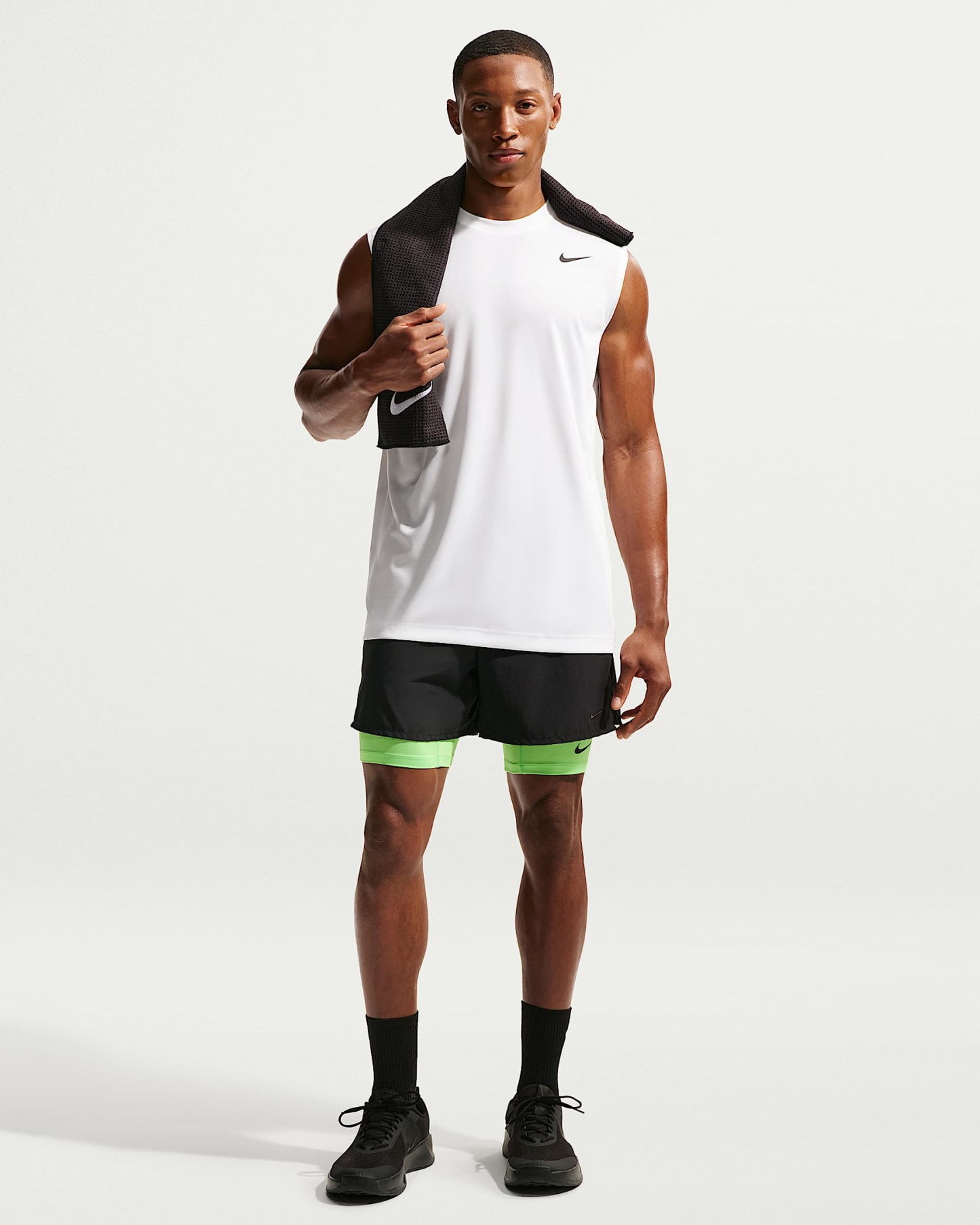 Nike Dri-FIT Kolsuz Erkek Antrenman Üstü - Beyaz/Siyah
