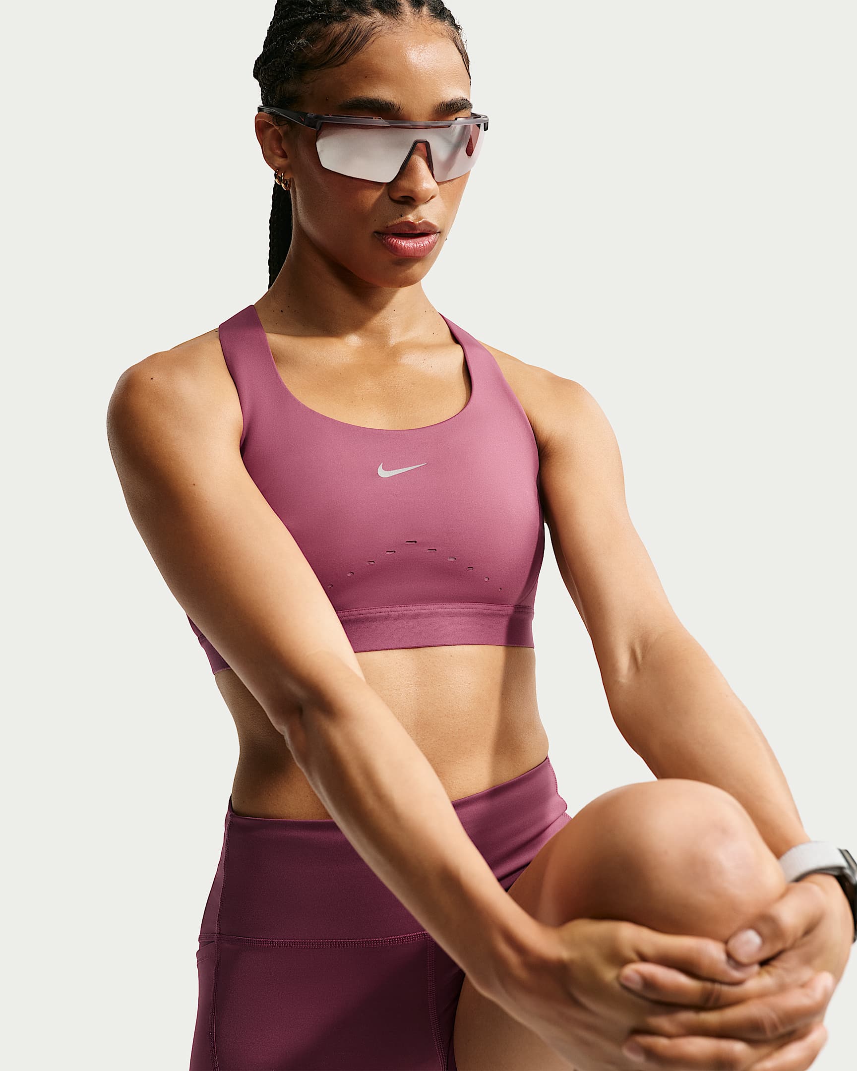 Nike Swift Yüksek Destekli Hafif Astarlı Kadın Spor Sütyeni - Pink Smoke