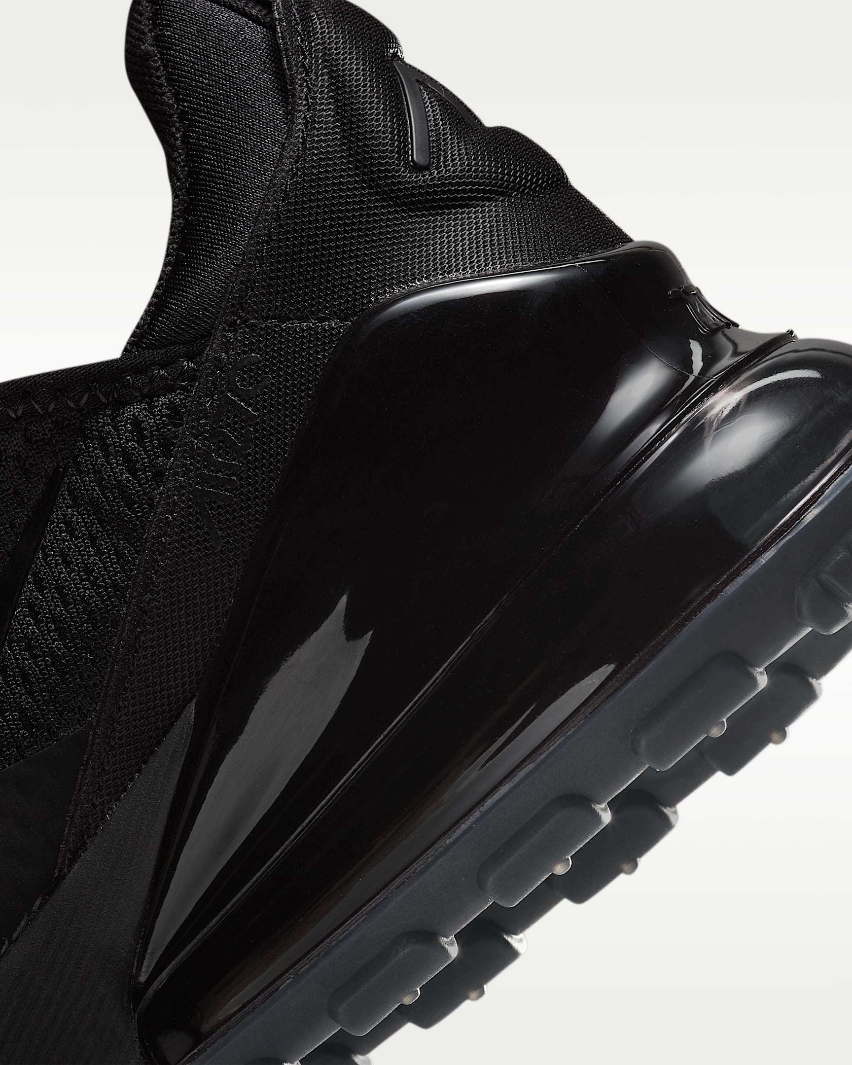 Nike Air Max 270 Kadın Ayakkabısı - Siyah/Siyah/Siyah