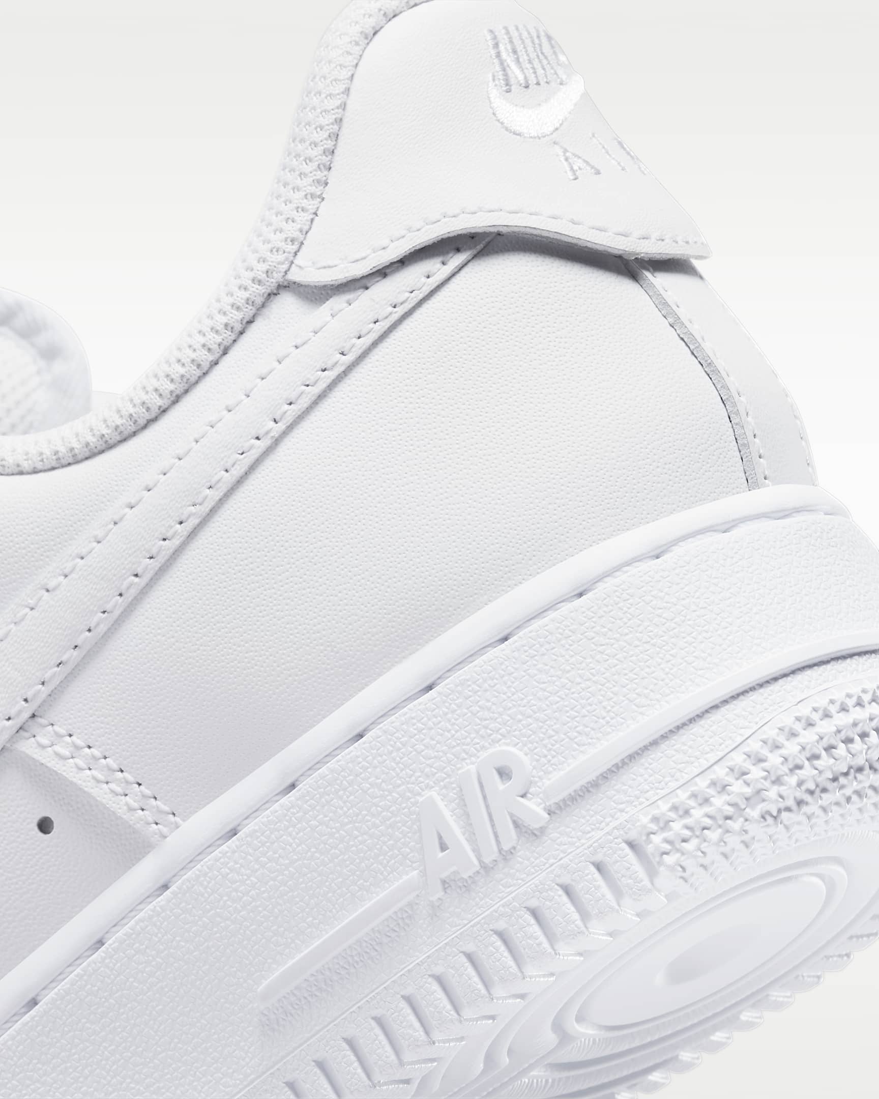 Nike Air Force 1 '07 EasyOn Kadın Ayakkabısı - Beyaz/Beyaz/Beyaz