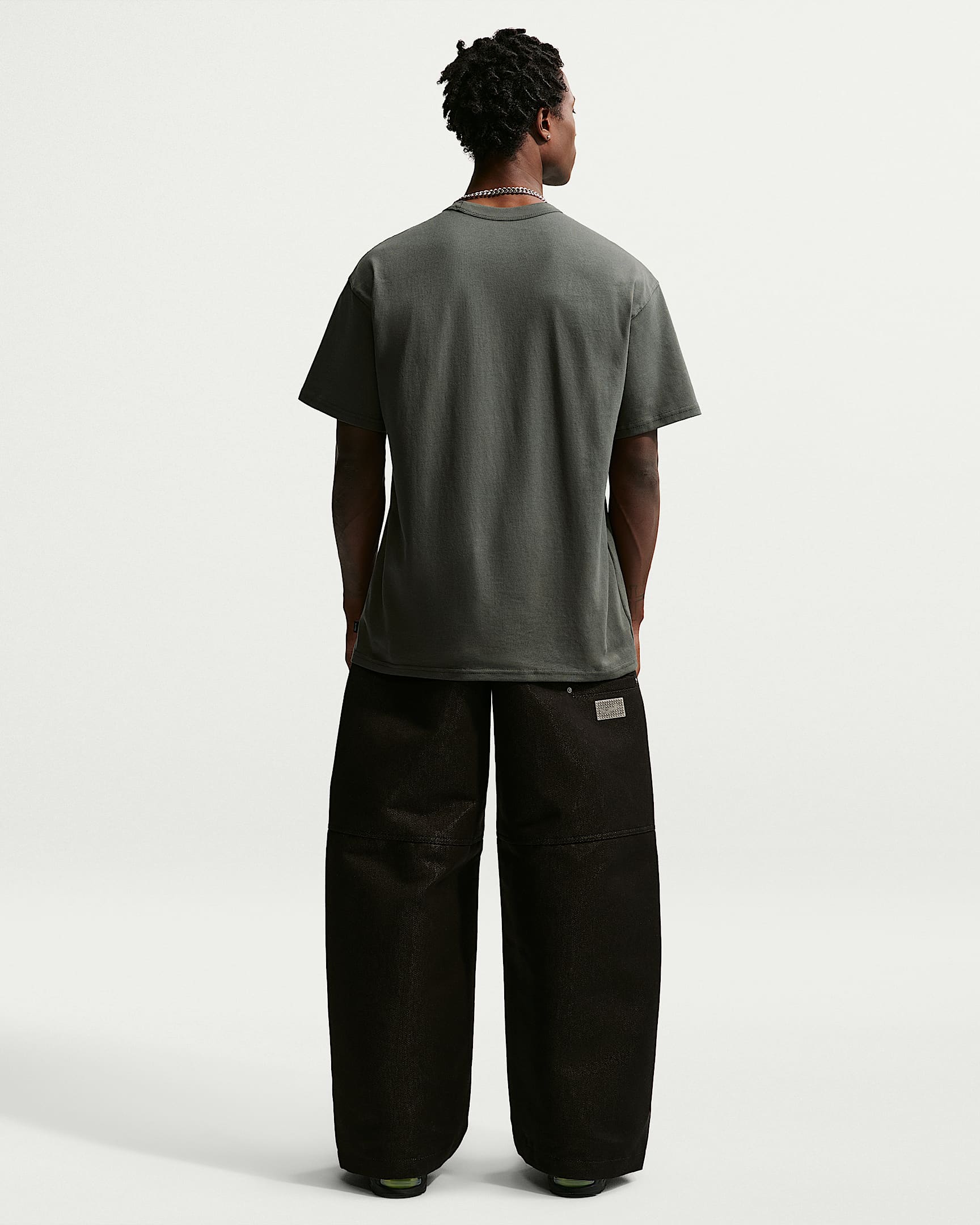 Nike Sportswear Premium Essentials Erkek Tişörtü - Newsprint