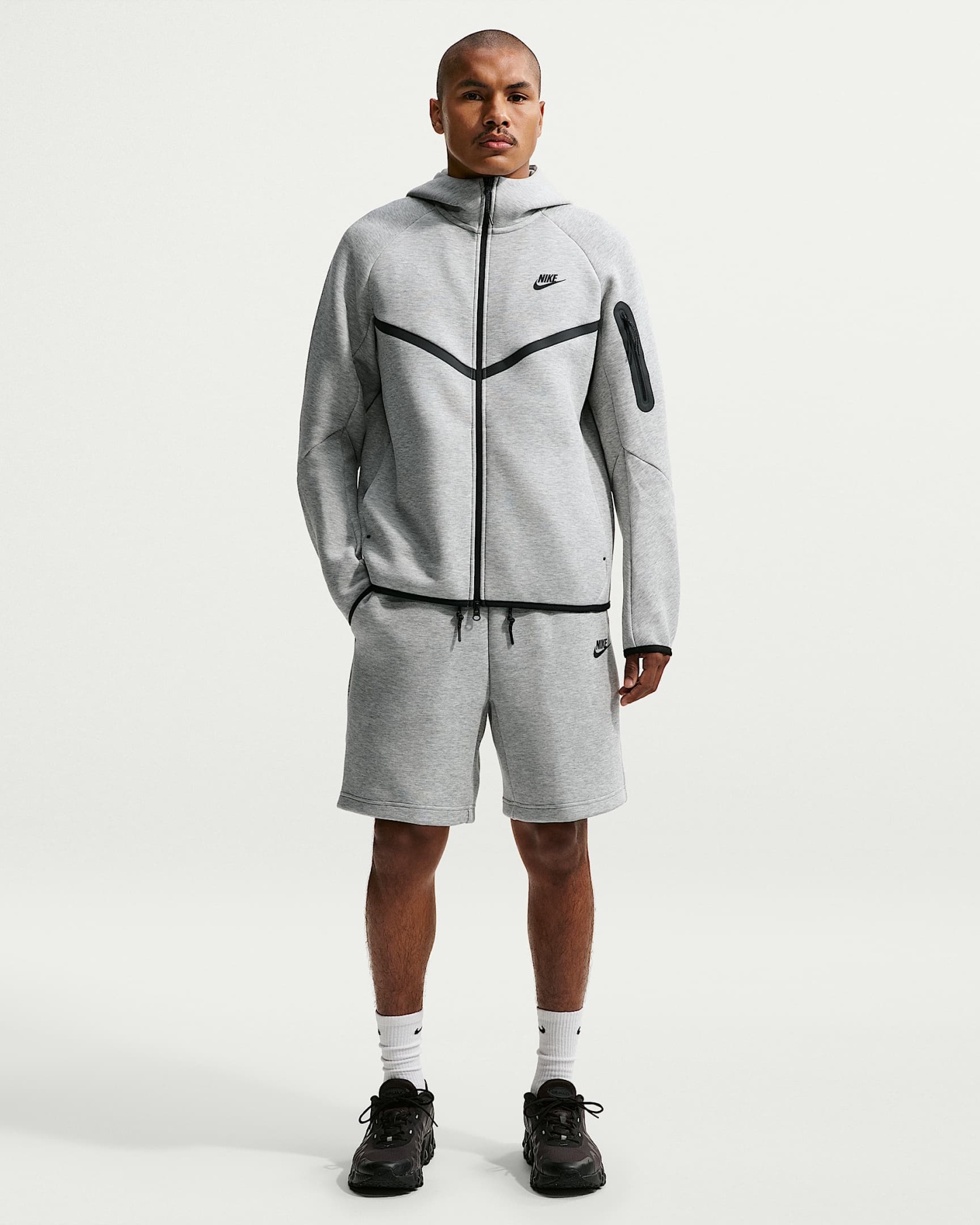 Nike Tech Fleece Erkek Şortu - Dark Grey Heather/Siyah