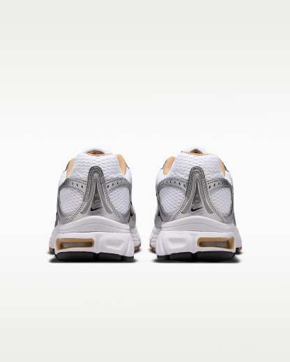 Yansıtıcı Vurgulara Sahip Nike Air Max Moto 2K Kadın Ayakkabısı - Beyaz/Metallic Silver/Siyah/British Khaki