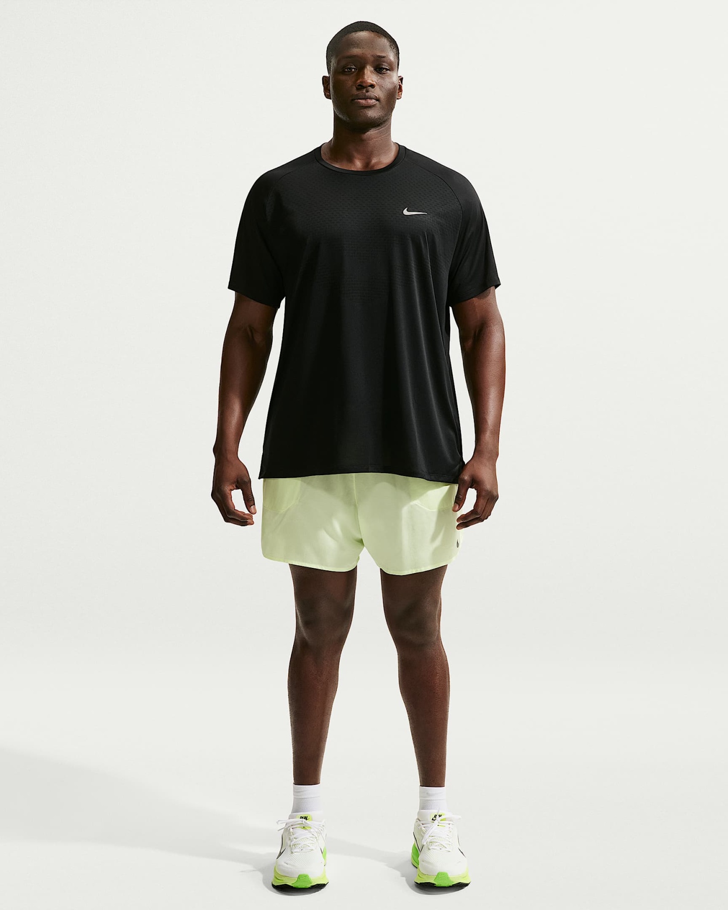Nike Stride Dri-FIT ADV Kısa Kollu Erkek Koşu Üstü - Siyah