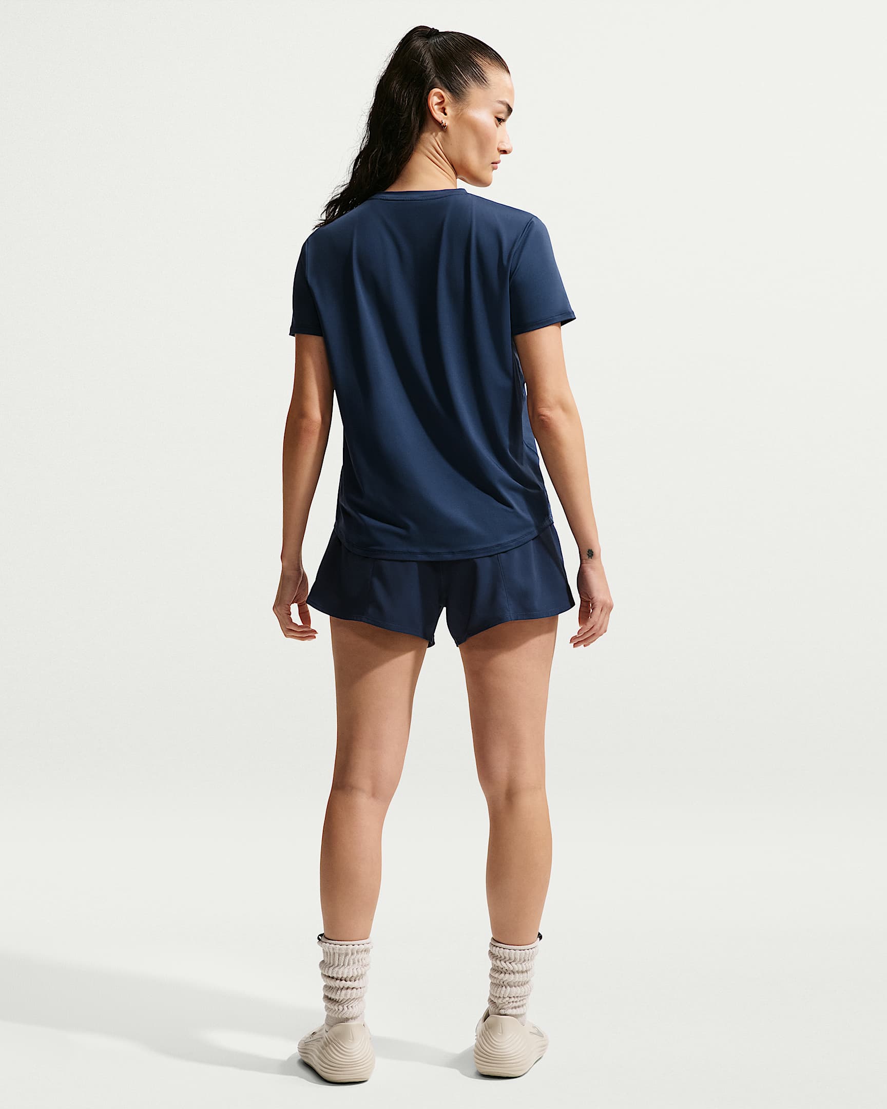 Nike One Classic Dri-FIT Kısa Kollu Kadın Üstü - Midnight Navy/Beyaz
