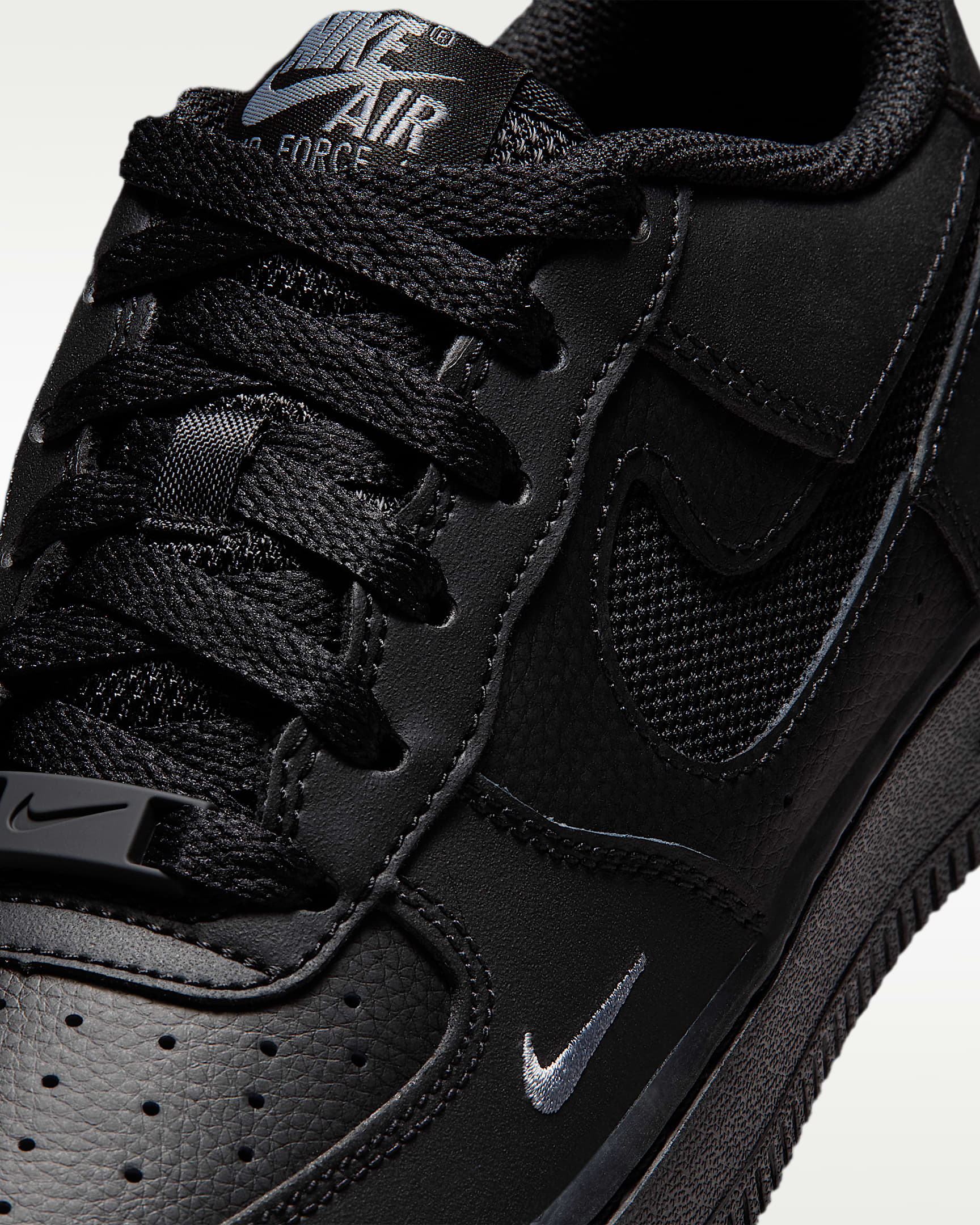 Nike Air Force 1 LV8 Genç Çocuk Ayakkabısı - Siyah/Cool Grey/Cool Grey
