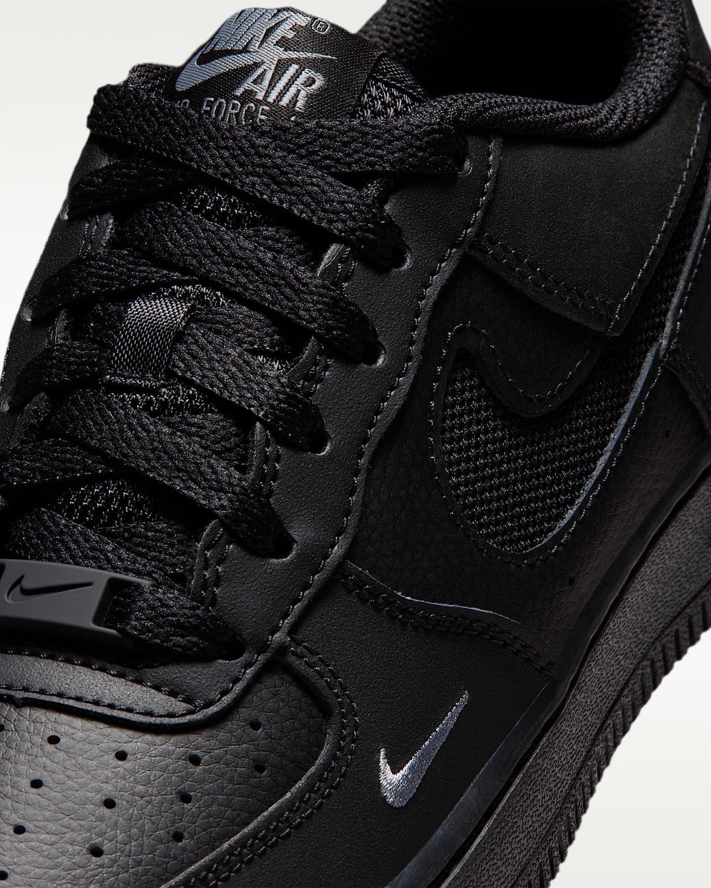 Nike Air Force 1 LV8 Genç Çocuk Ayakkabısı - Siyah/Cool Grey/Cool Grey