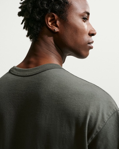Nike Sportswear Premium Essentials Erkek Tişörtü - Newsprint