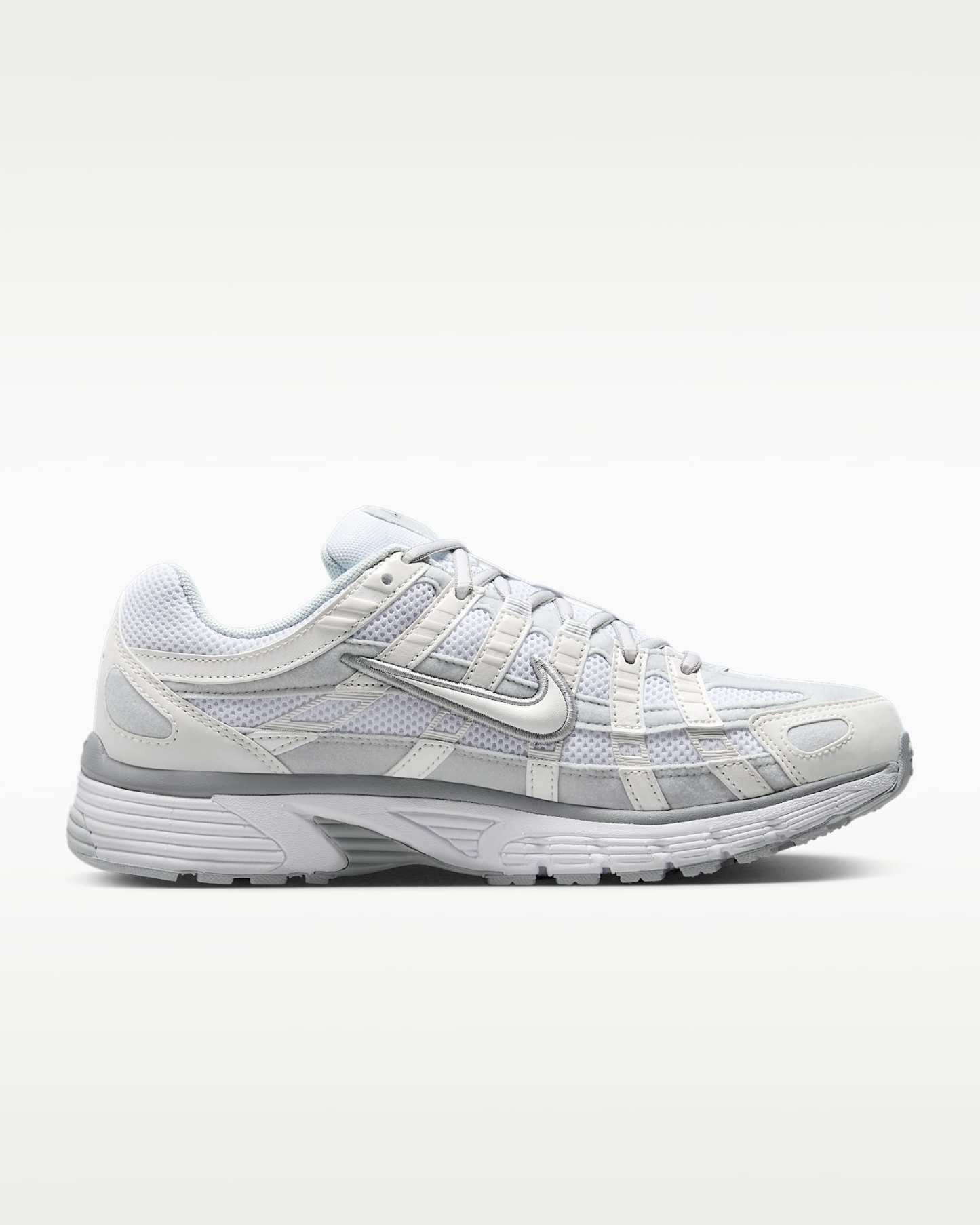 Nike P-6000 Kadın Ayakkabısı - Metallic Summit White/Pure Platinum/Wolf Grey/Beyaz