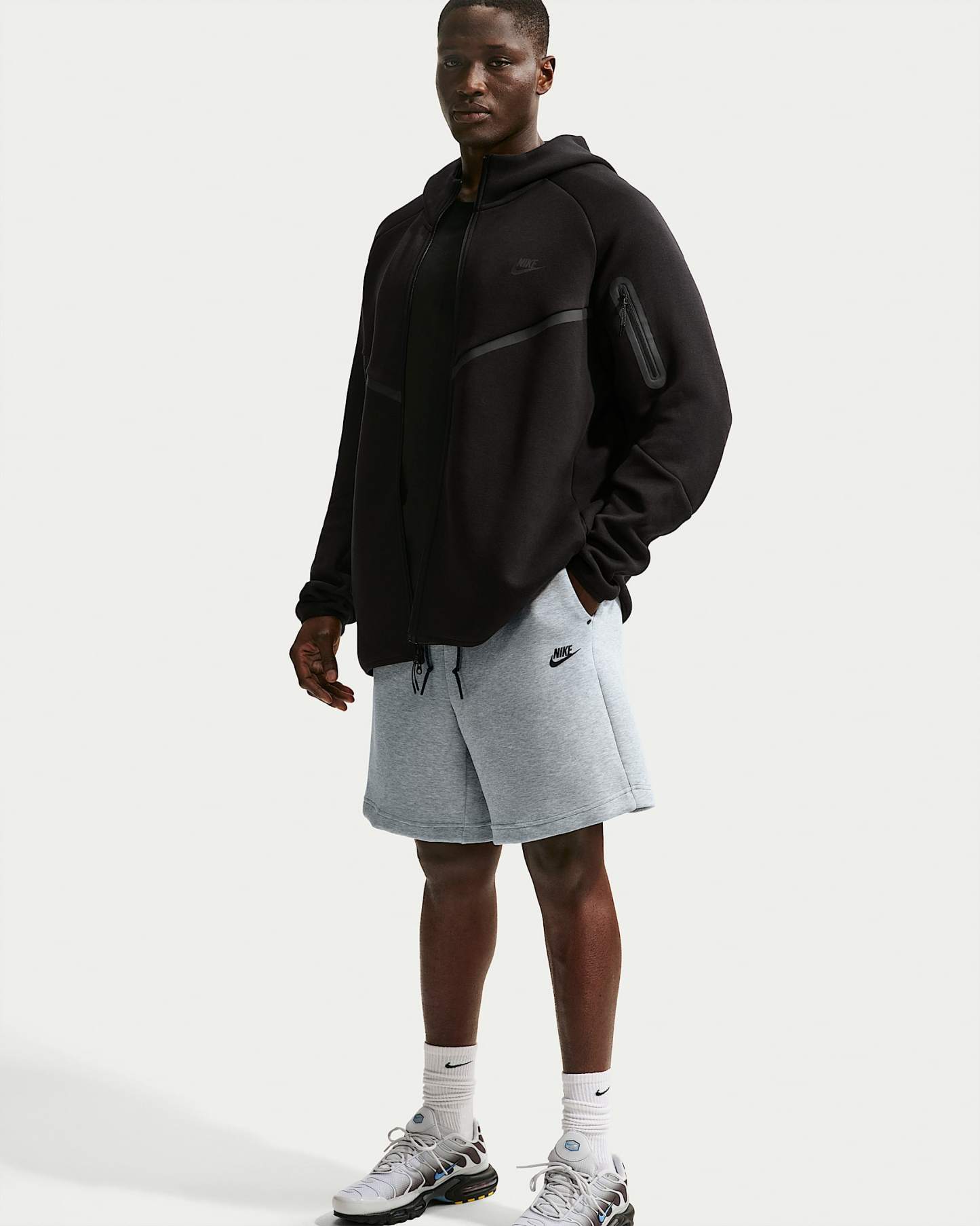 Nike Tech Fleece Erkek Şortu - Dark Grey Heather/Siyah