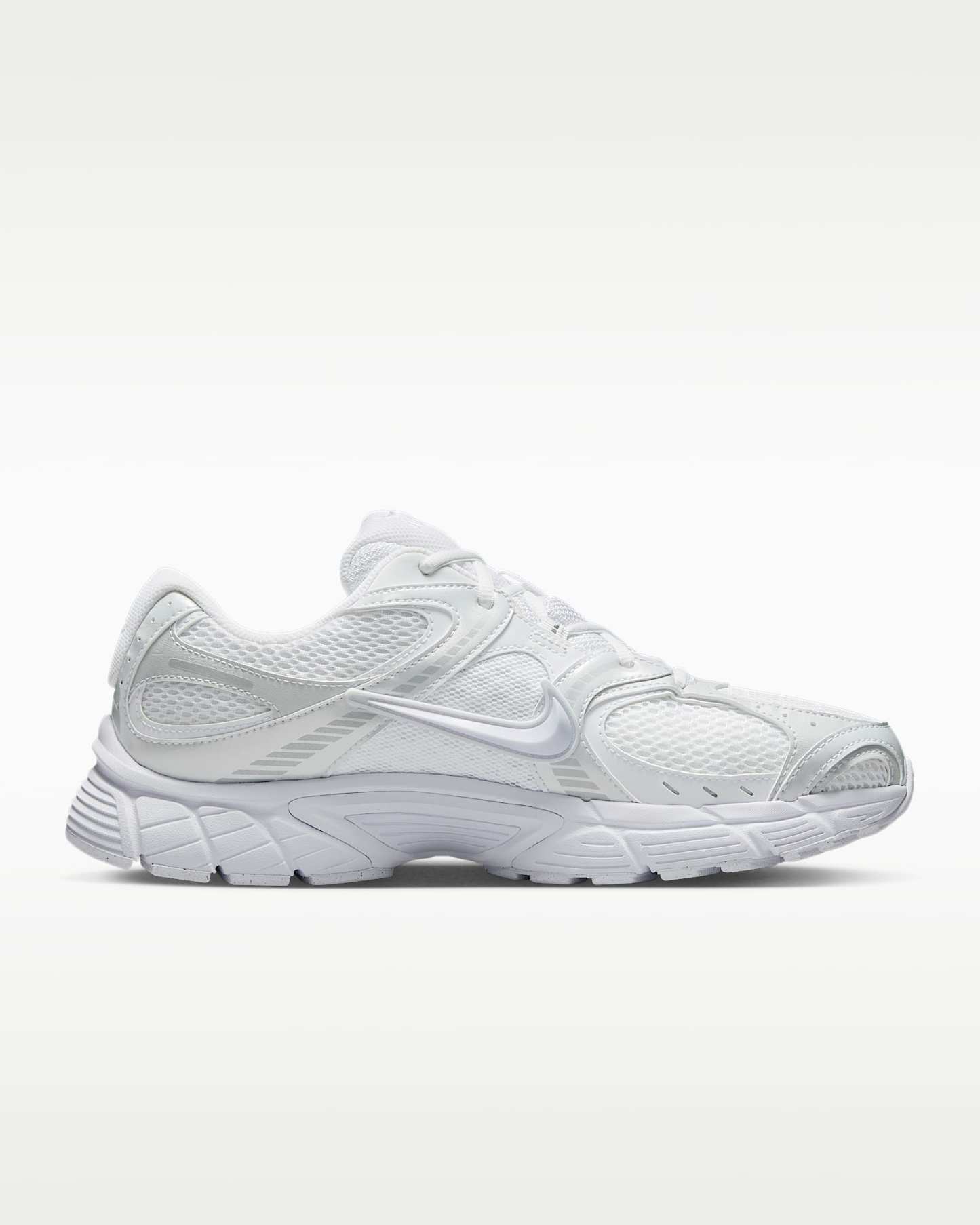 Nike V5 RNR Erkek Ayakkabısı - Beyaz/Siyah/Metallic Silver/Beyaz