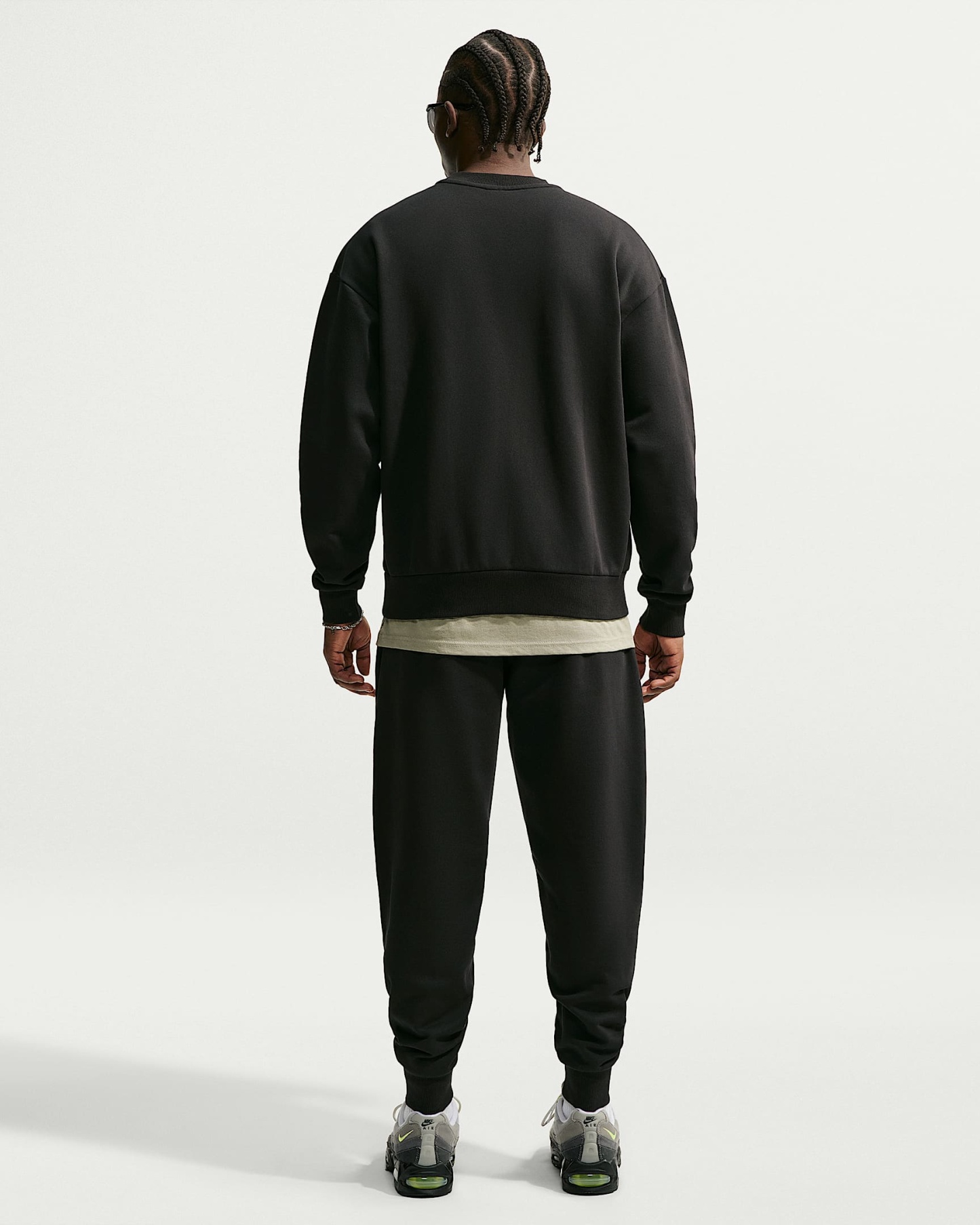 Nike Solo Fleece Crew Yakalı Erkek Sweatshirt'ü - Total Black/Sail