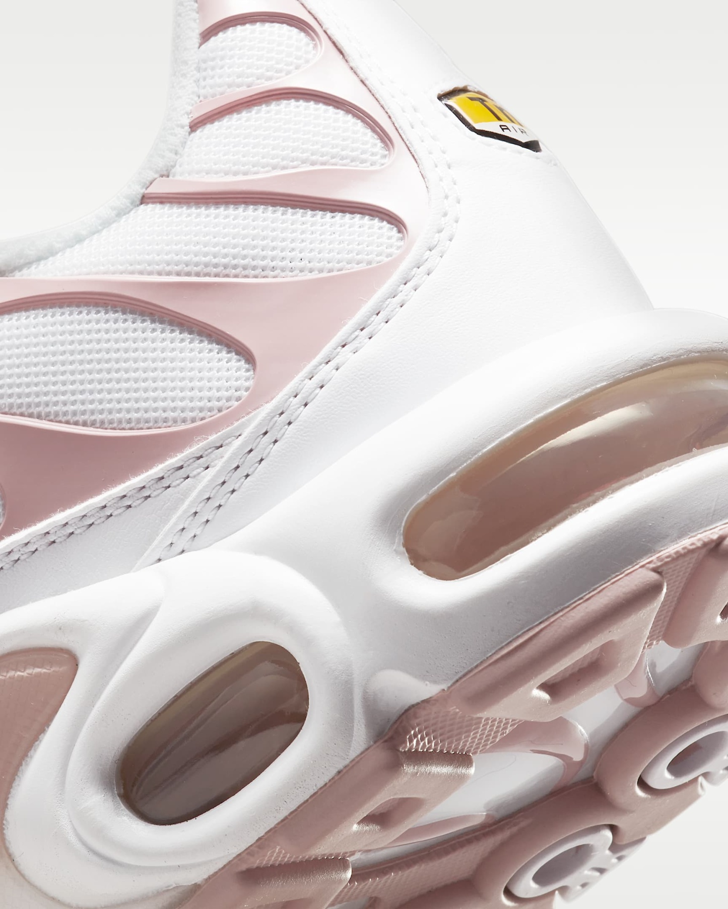 Nike Air Max Plus Kadın Ayakkabısı - Beyaz/Pink Oxford/Beyaz