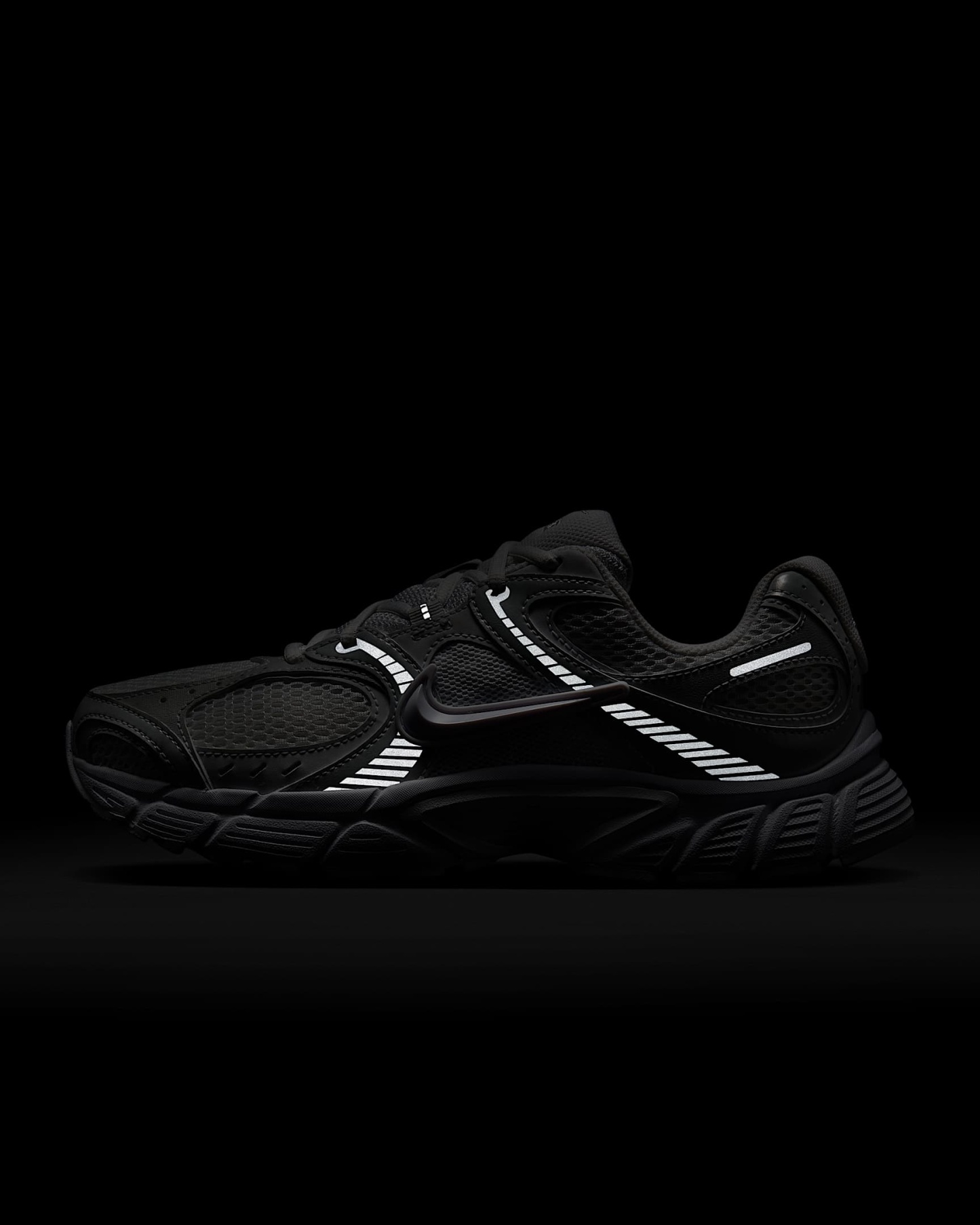Nike V5 RNR Yansıtıcı Tasarım Vurgulu Kadın Ayakkabısı - Beyaz/Siyah/Metallic Silver/Beyaz