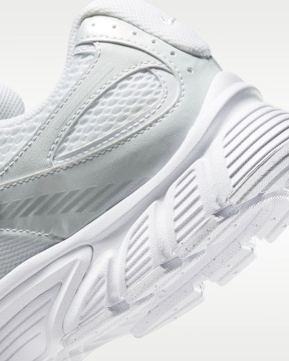 Nike V5 RNR Erkek Ayakkabısı - Beyaz/Siyah/Metallic Silver/Beyaz