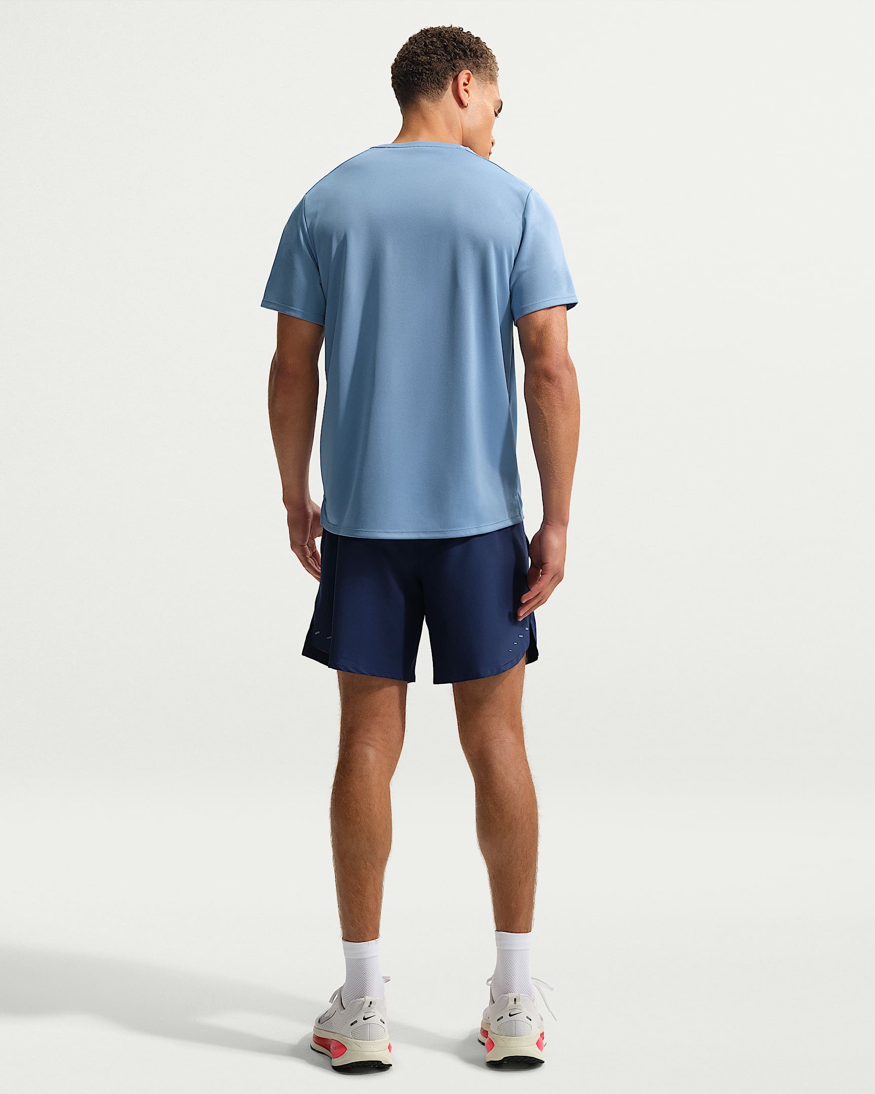 Nike Stride Dri-FIT 18 cm Slip Astarlı Erkek Koşu Şortu - Midnight Navy