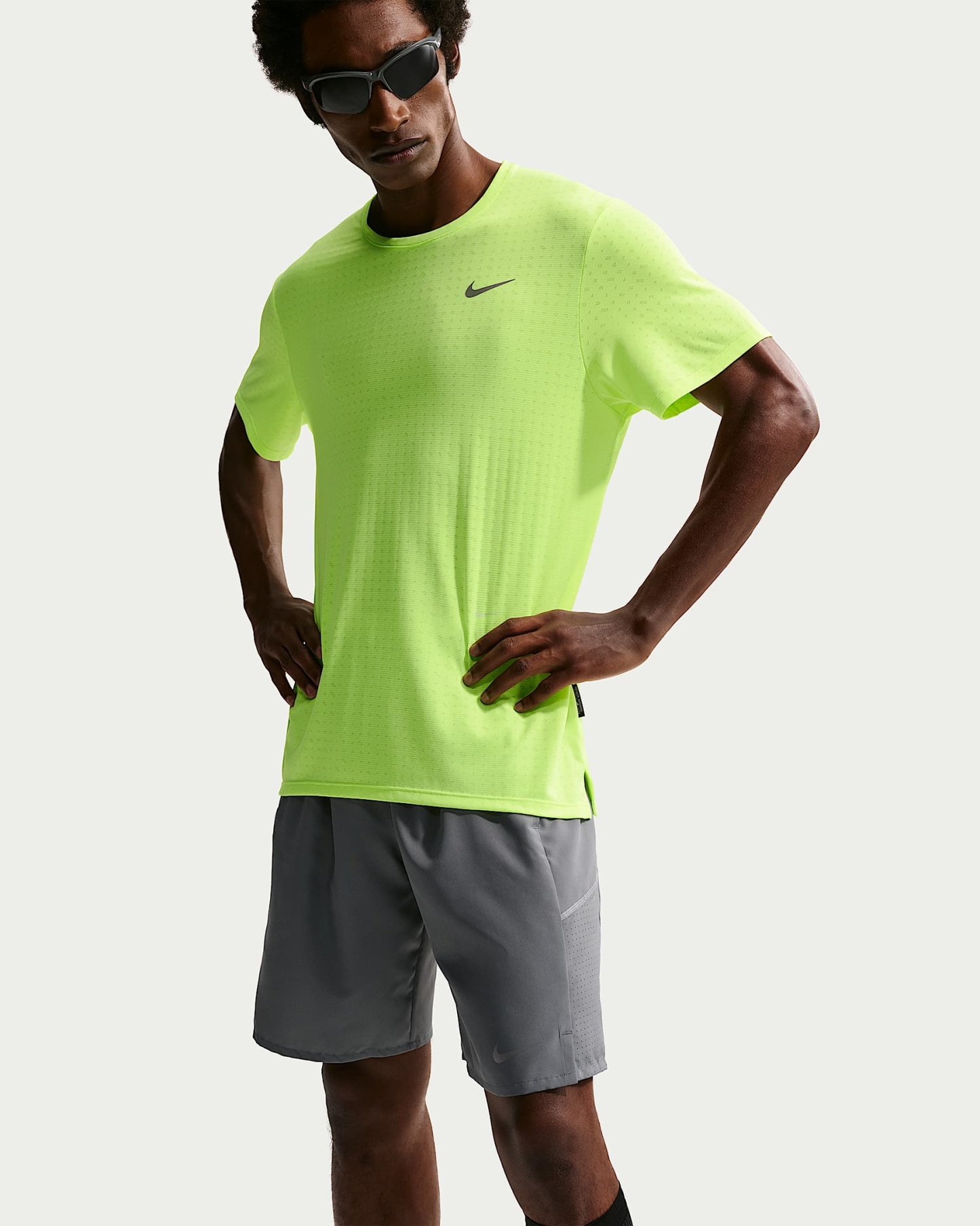 Nike Miler Dri-FIT 23 cm Astarsız Erkek Koşu Şortu - Smoke Grey/Smoke Grey
