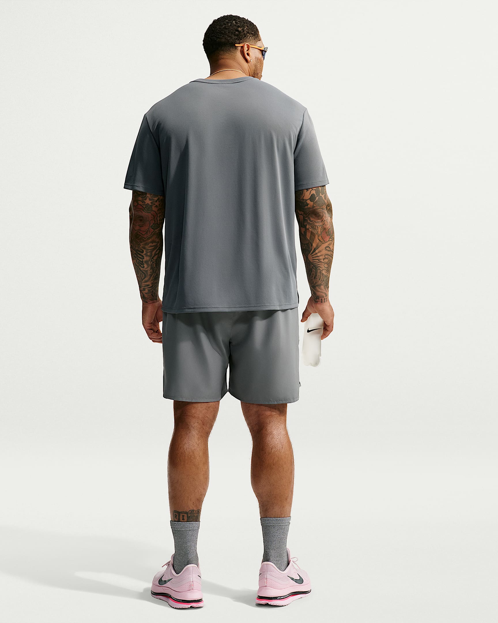 Nike Miler Dri-FIT Kısa Kollu Erkek Koşu Üstü - Smoke Grey/Iron Grey