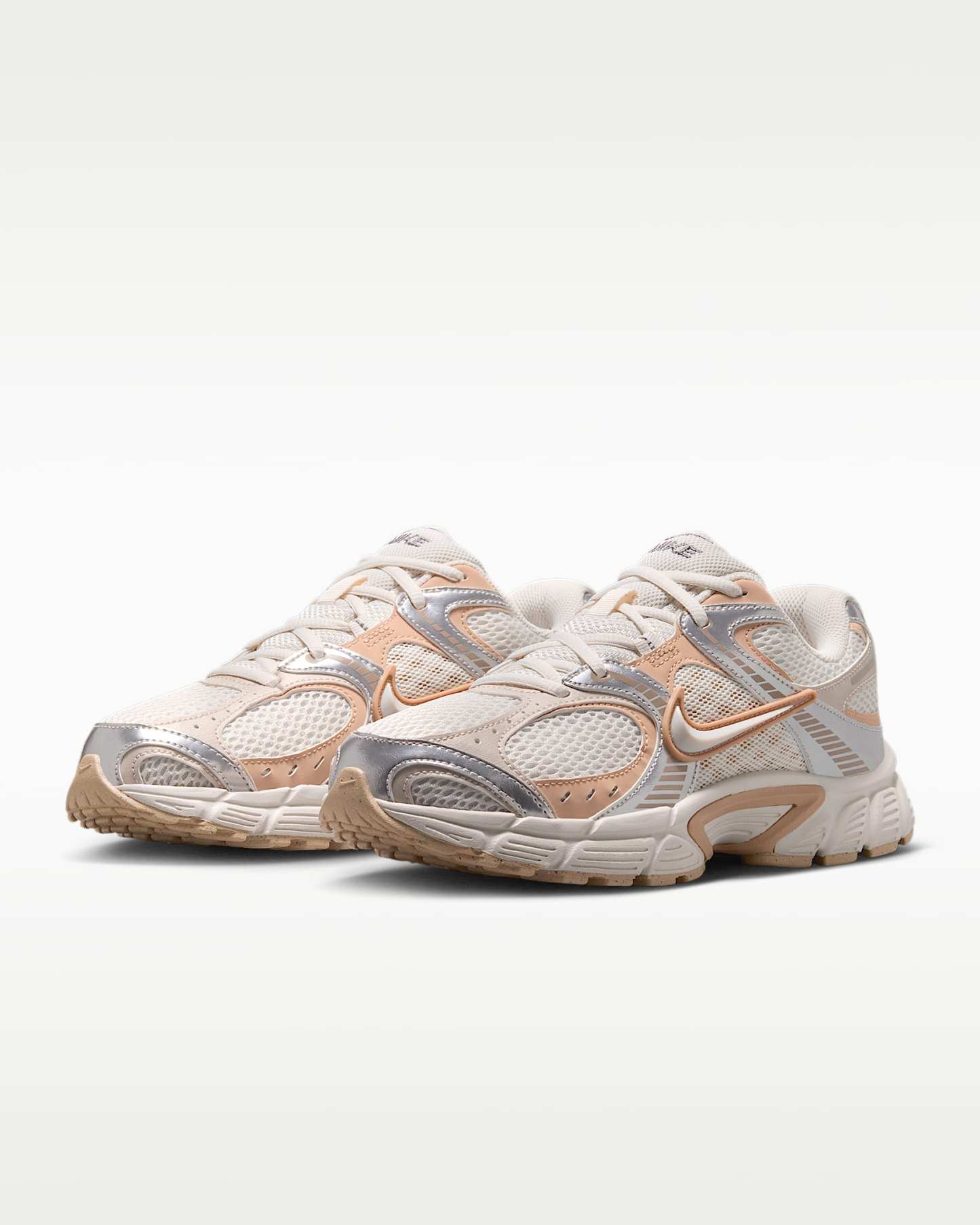 Nike V5 RNR Yansıtıcı Tasarım Vurgulu Kadın Ayakkabısı - Phantom/Chalk/Shimmer/Phantom