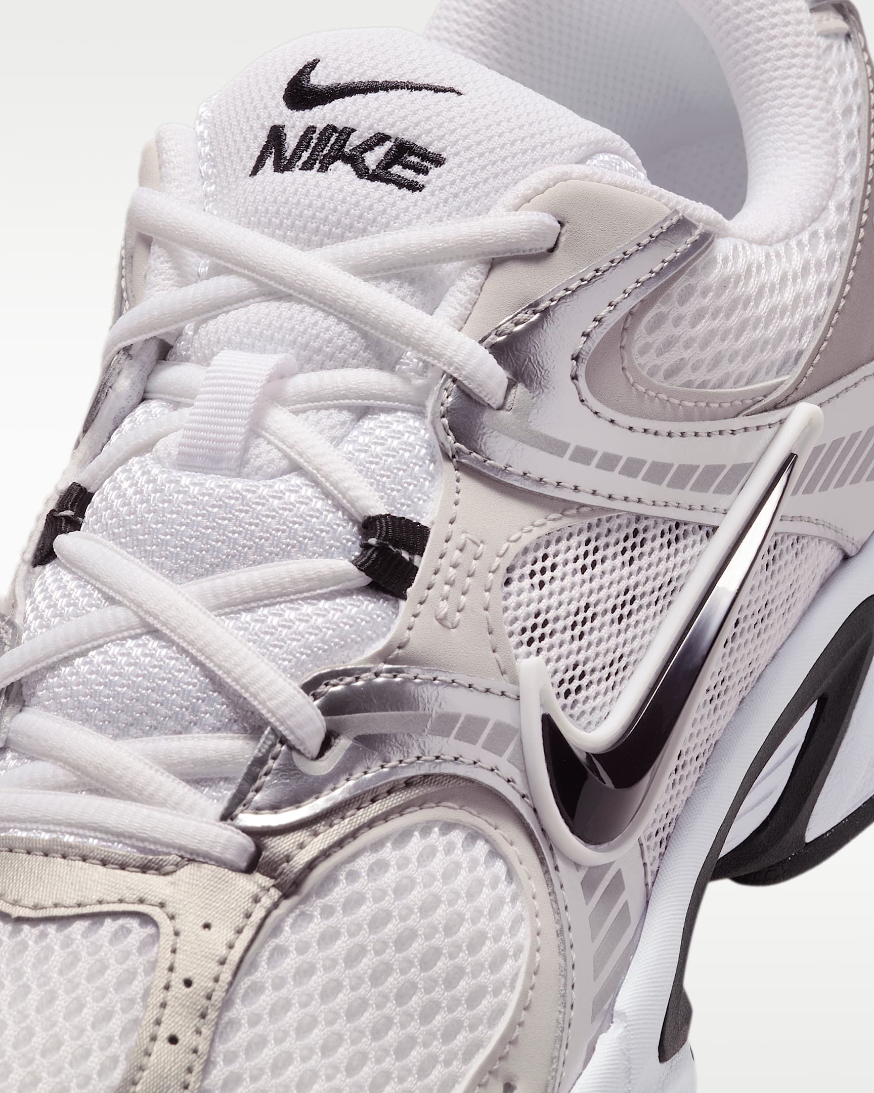 Nike V5 RNR Erkek Ayakkabısı - Beyaz/Vast Grey/College Grey/Siyah