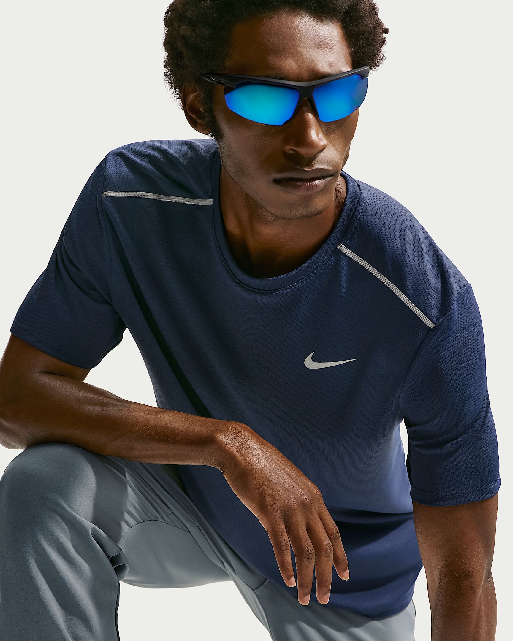 Nike Miler Dri-FIT Kısa Kollu Erkek Koşu Üstü - Midnight Navy/Obsidian
